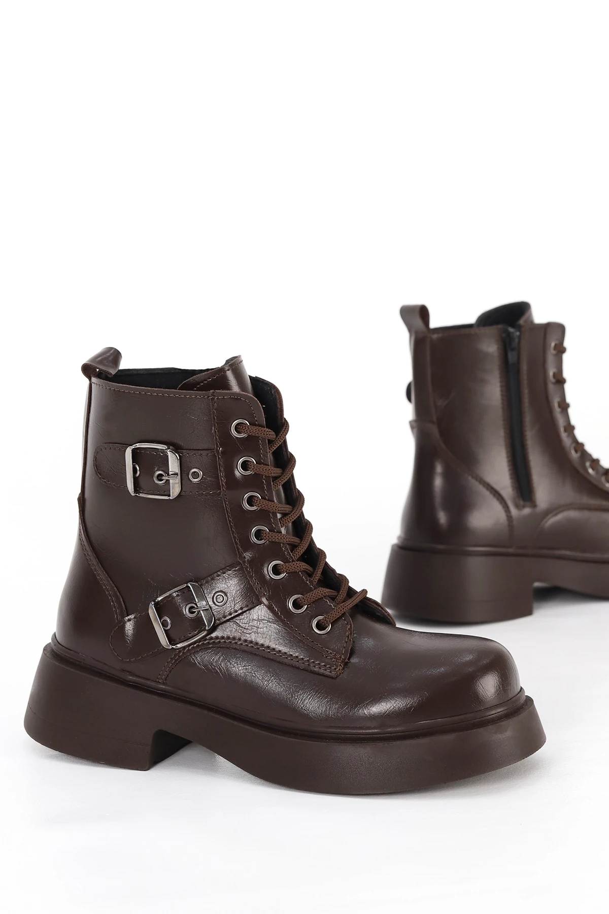 DM 3535 Yan Toka Detay Fermuarlı Kısa Bot