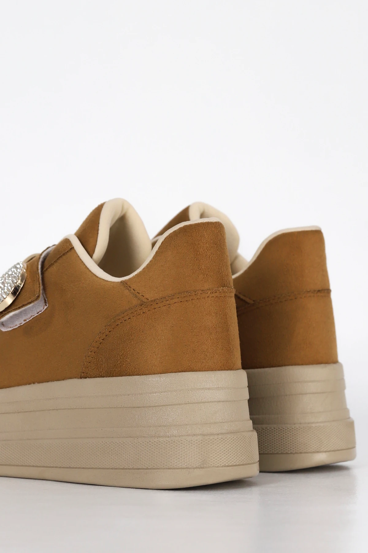 MDL 1477 Gold Metal Taş Toka Detaylı Spor Ayakkabı - TABA SÜET