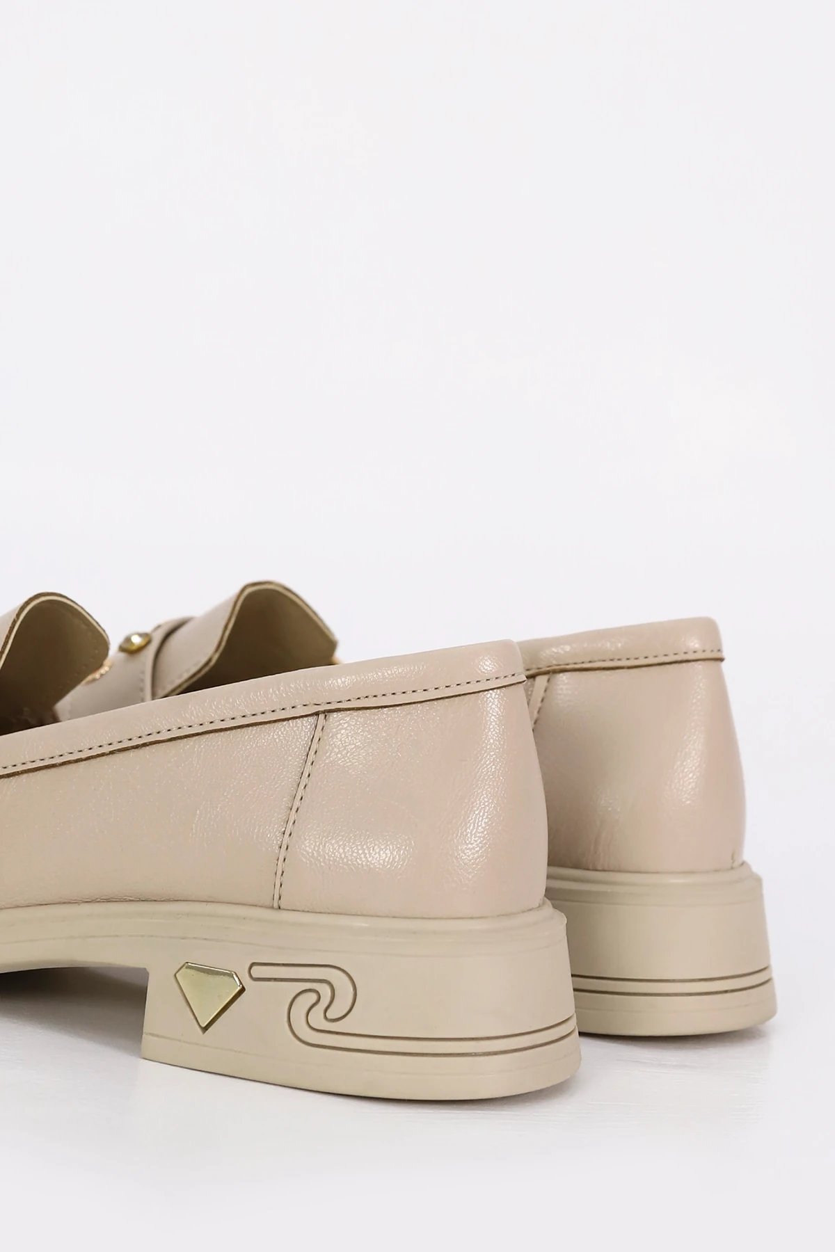 İNT 6004 Taş Toka Detaylı Loafer - TEN DERİ