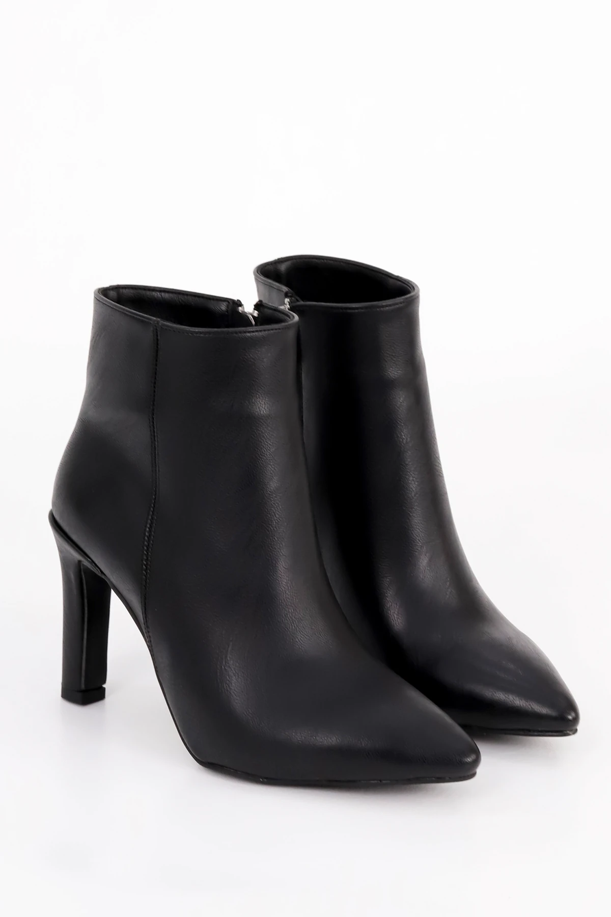 CNG A202 İnce Topuk Fermuarlı Bot