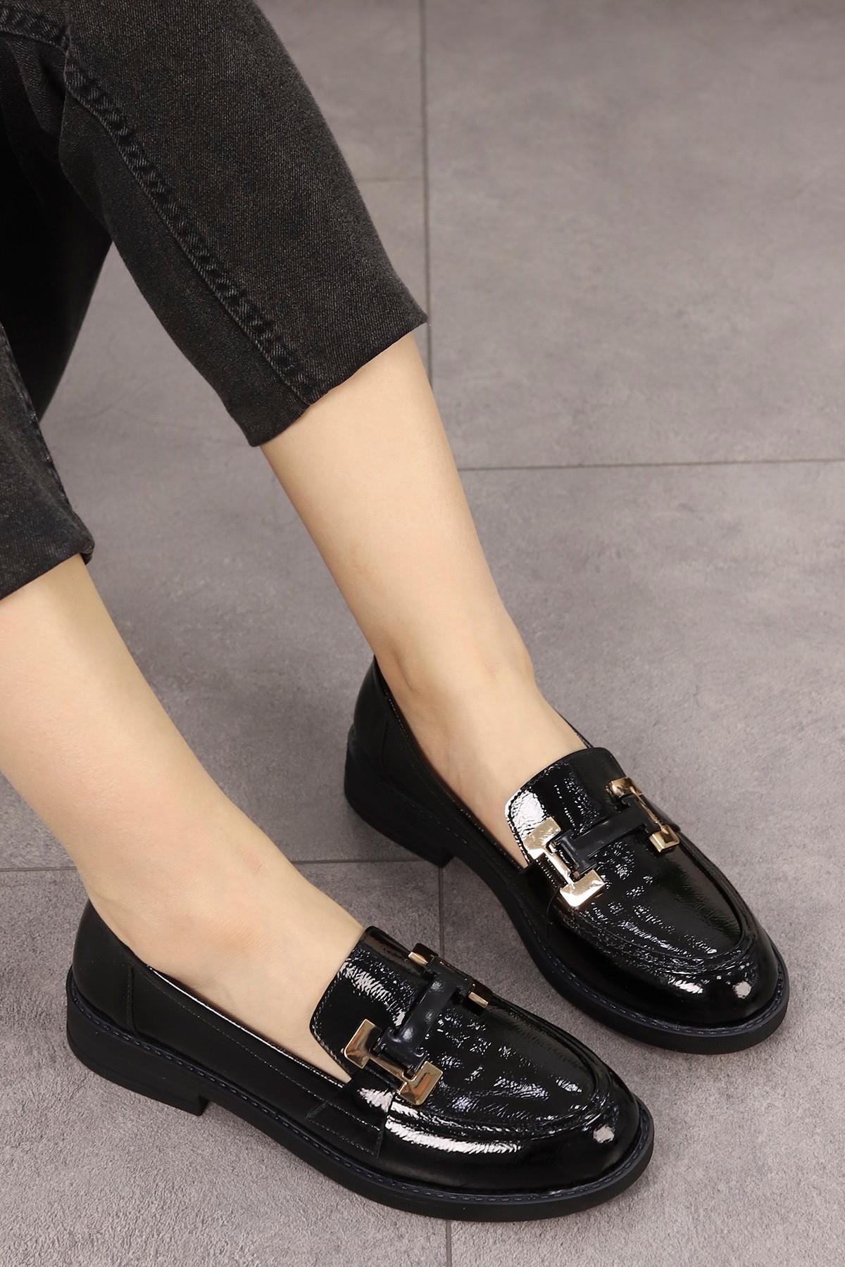 İNT 850 Gold Toka Detaylı Loafer