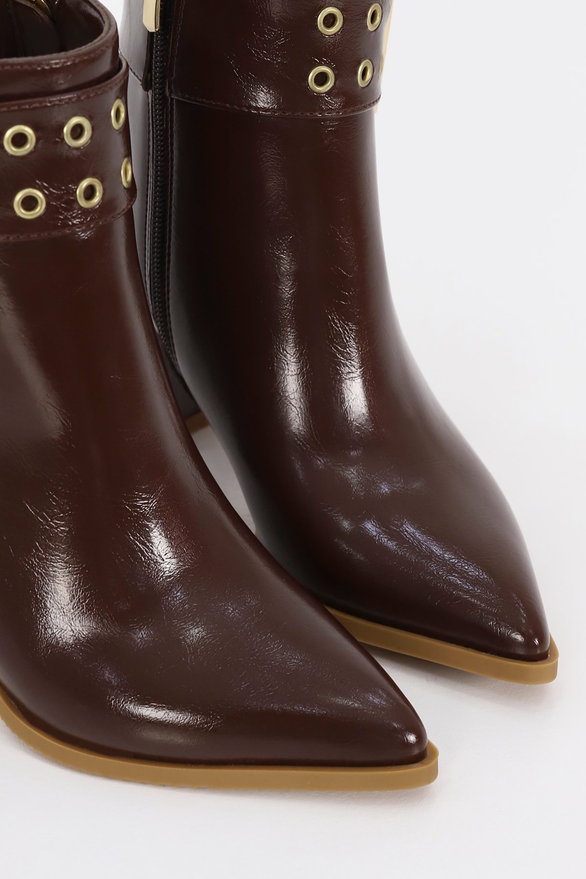 ED 200-1 Yandan Kemer Toka Detay Topuklu Bot