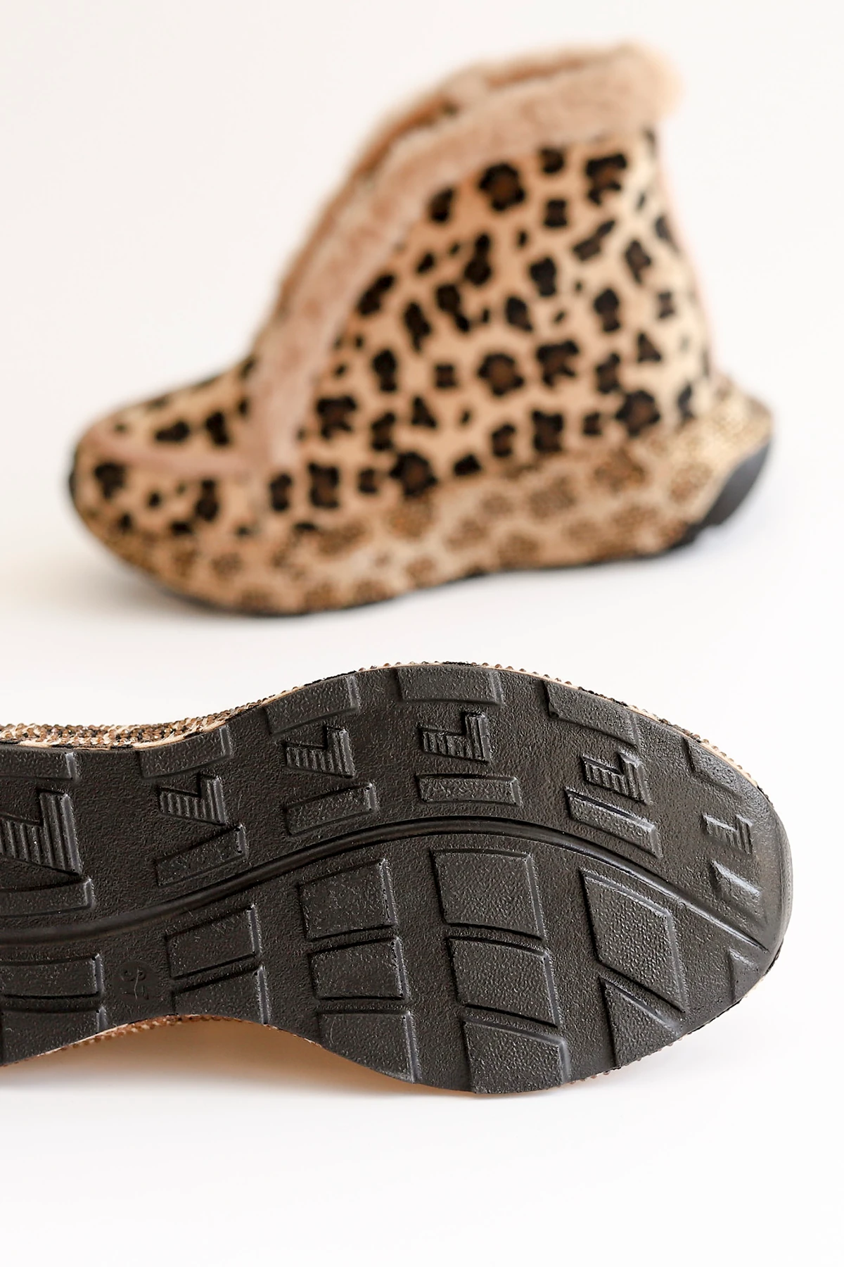 LN 150 Taş Detaylı Kürklü Bot