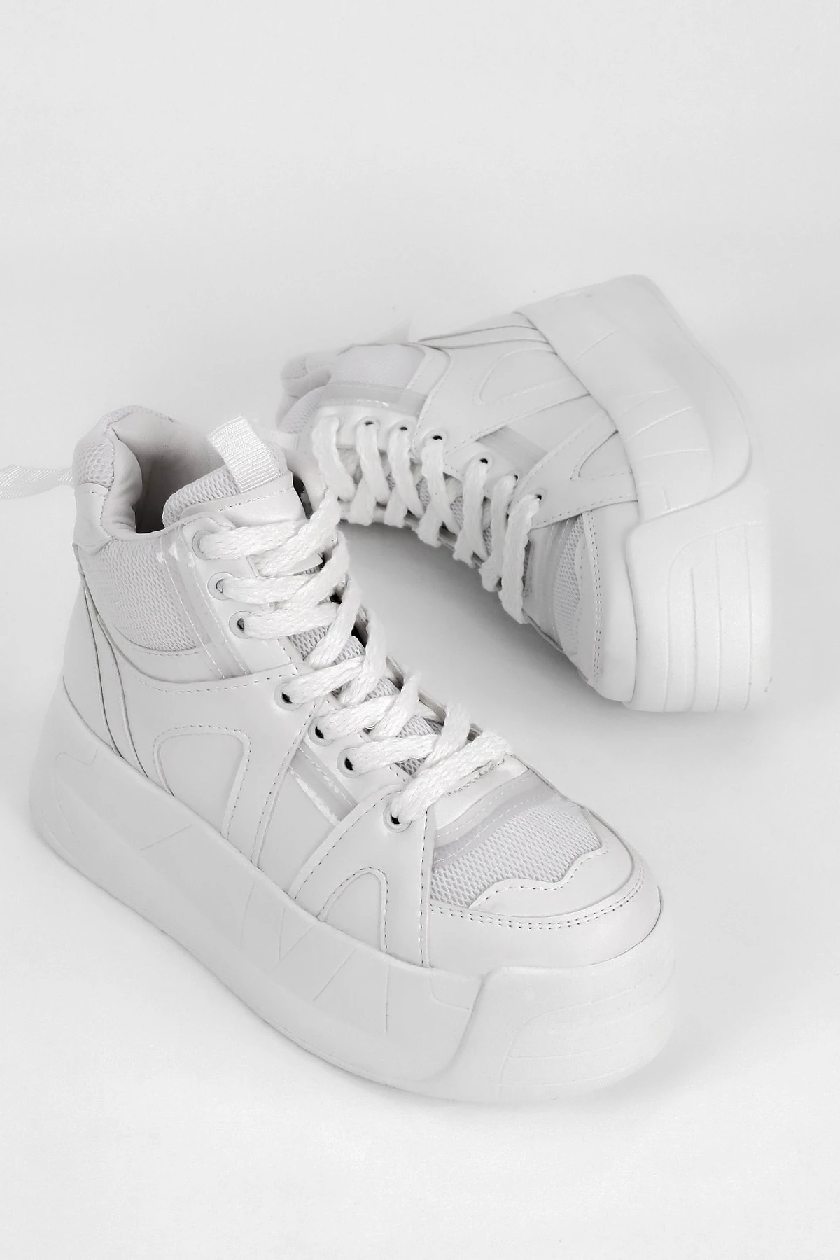 BT191 Balon Taban Bağcıklı Spor Bot - BEYAZ