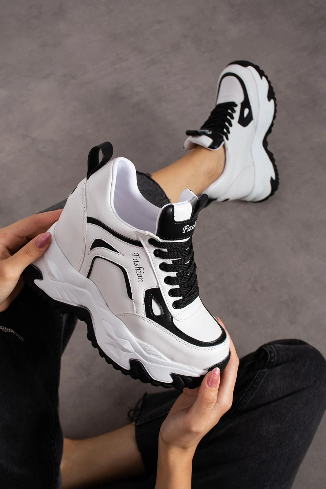 LAYLA Bağcıklı Yüksek Tabanlı Spor Ayakkabı