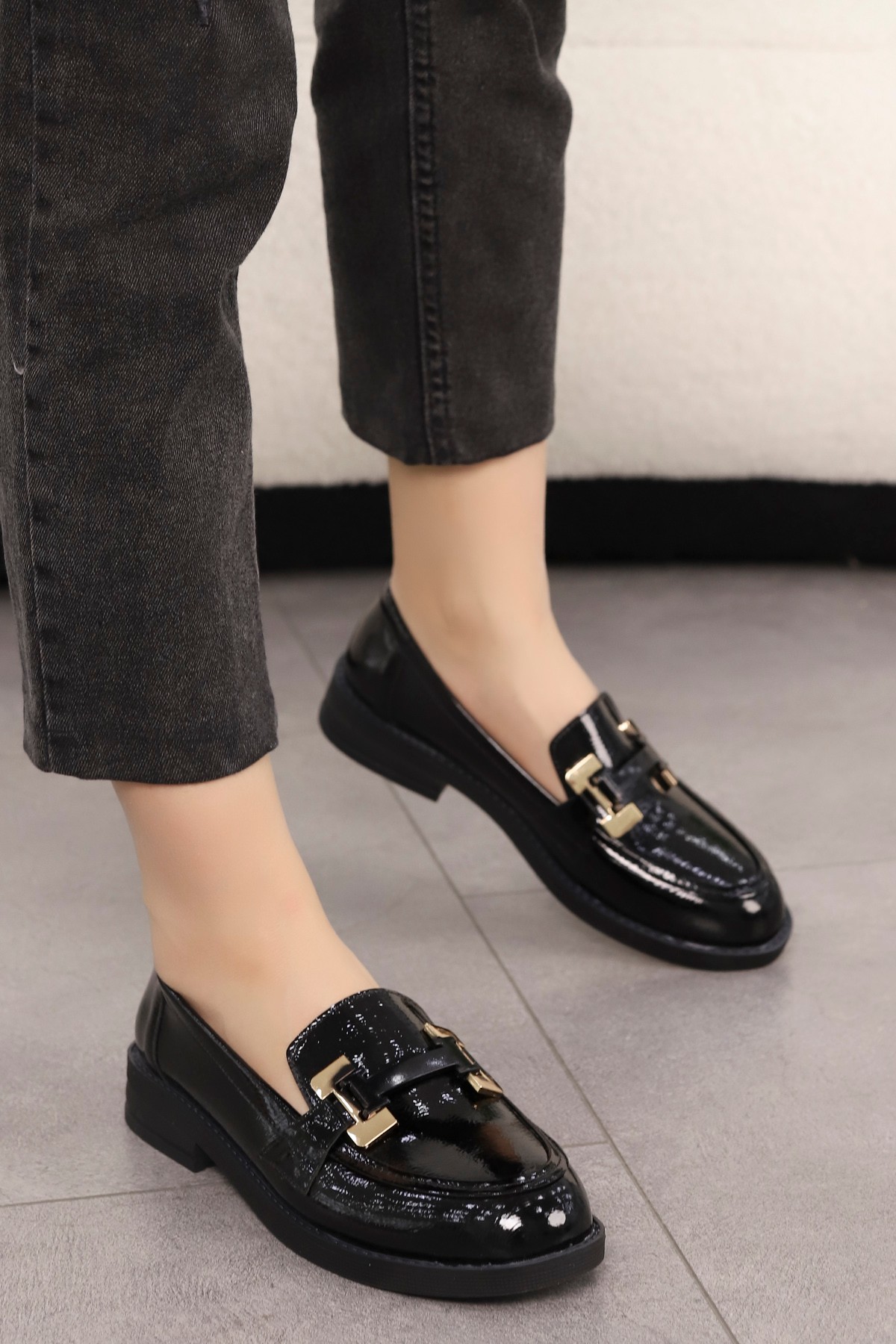 İNT 850 Gold Toka Detaylı Loafer