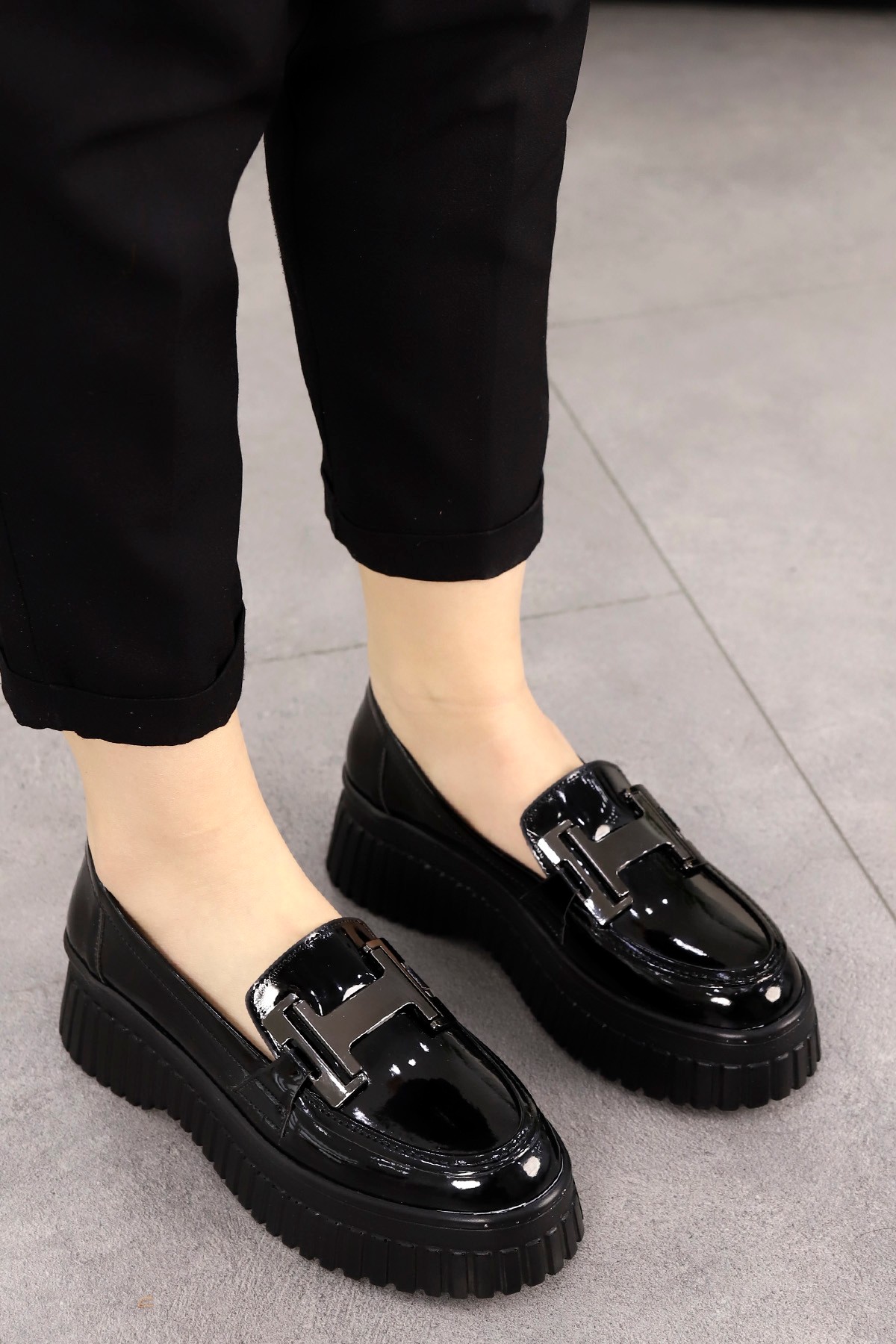 İNT 028 Yüksek Tabanlı Toka Detaylı Loafer