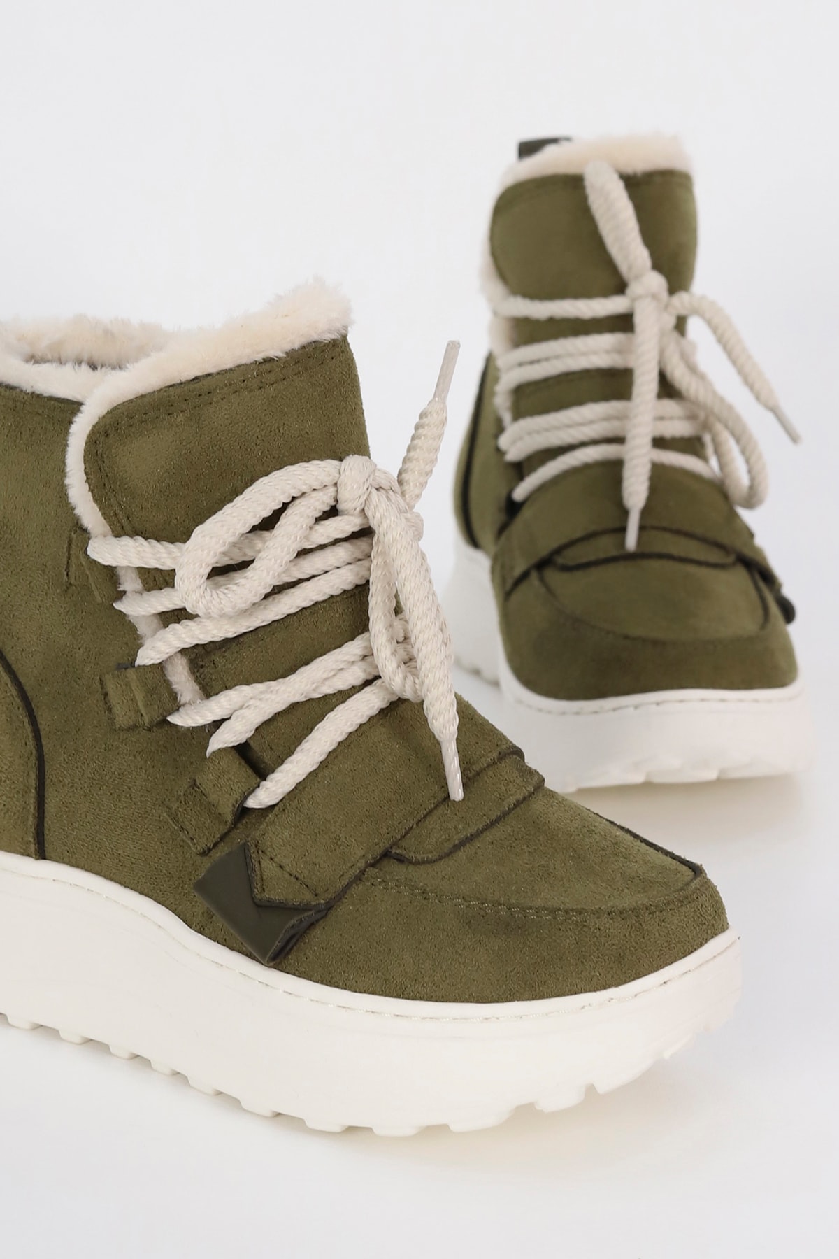 BTD02 Halat İp Detaylı Kürklü Bot