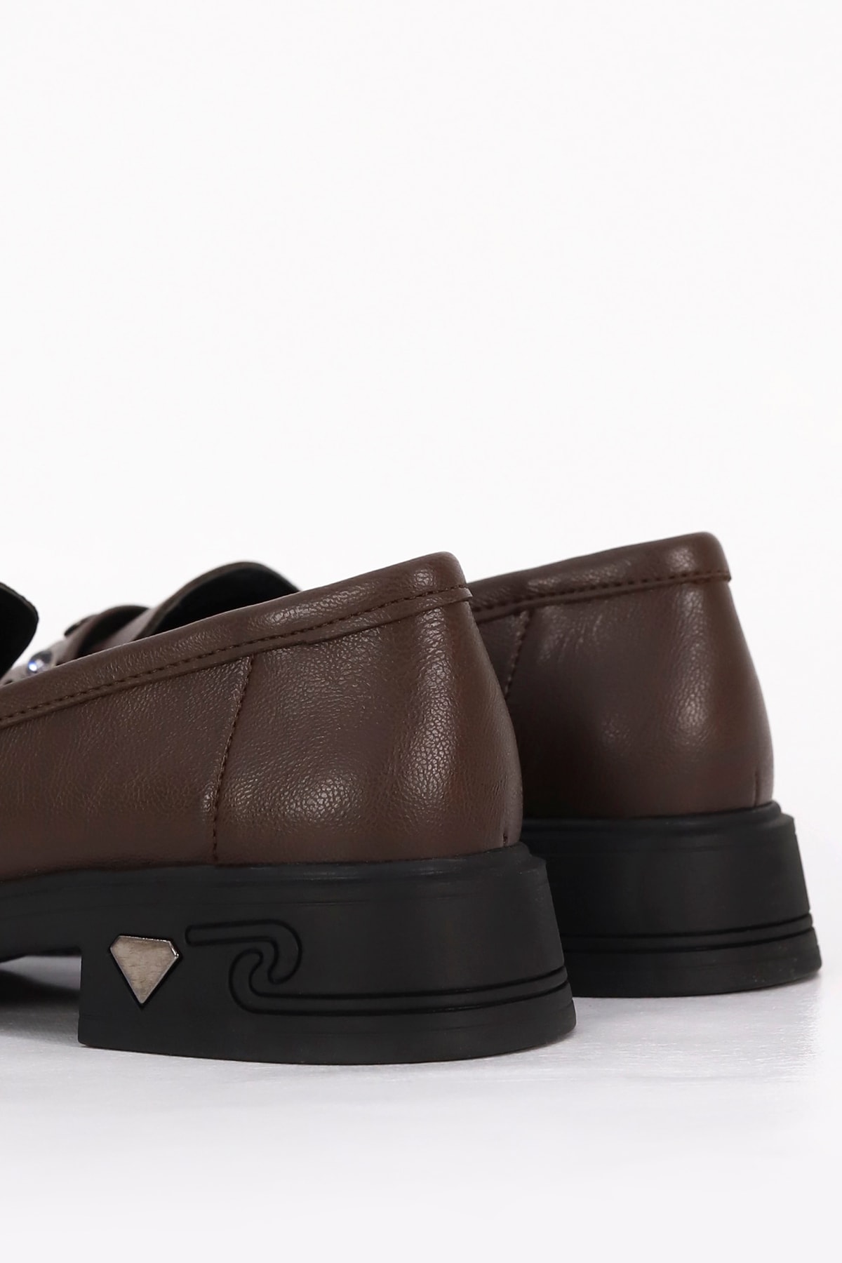 İNT 6004 Taş Toka Detaylı Loafer
