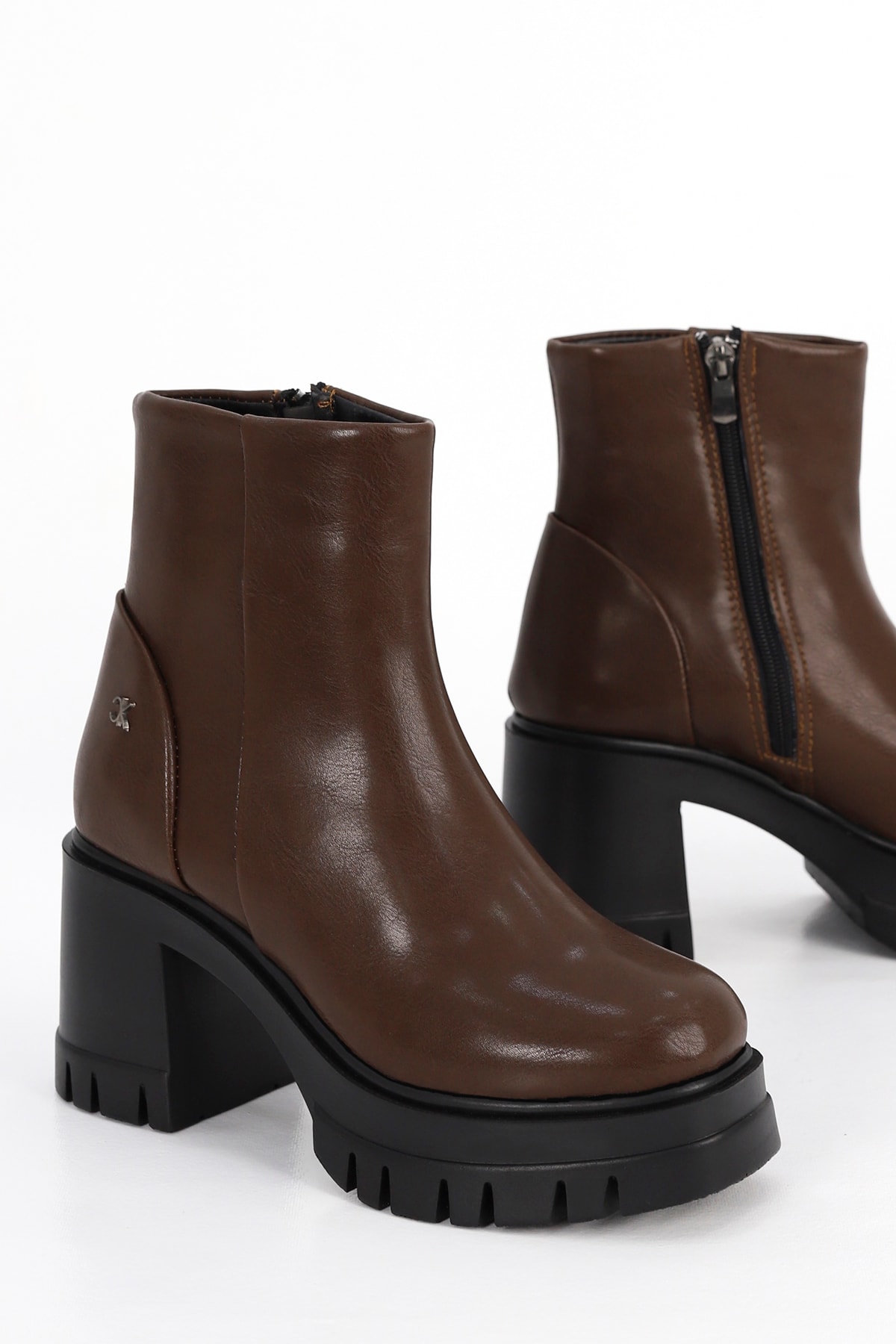 BT902 Bilekte Fermuarlı Yarım Bot