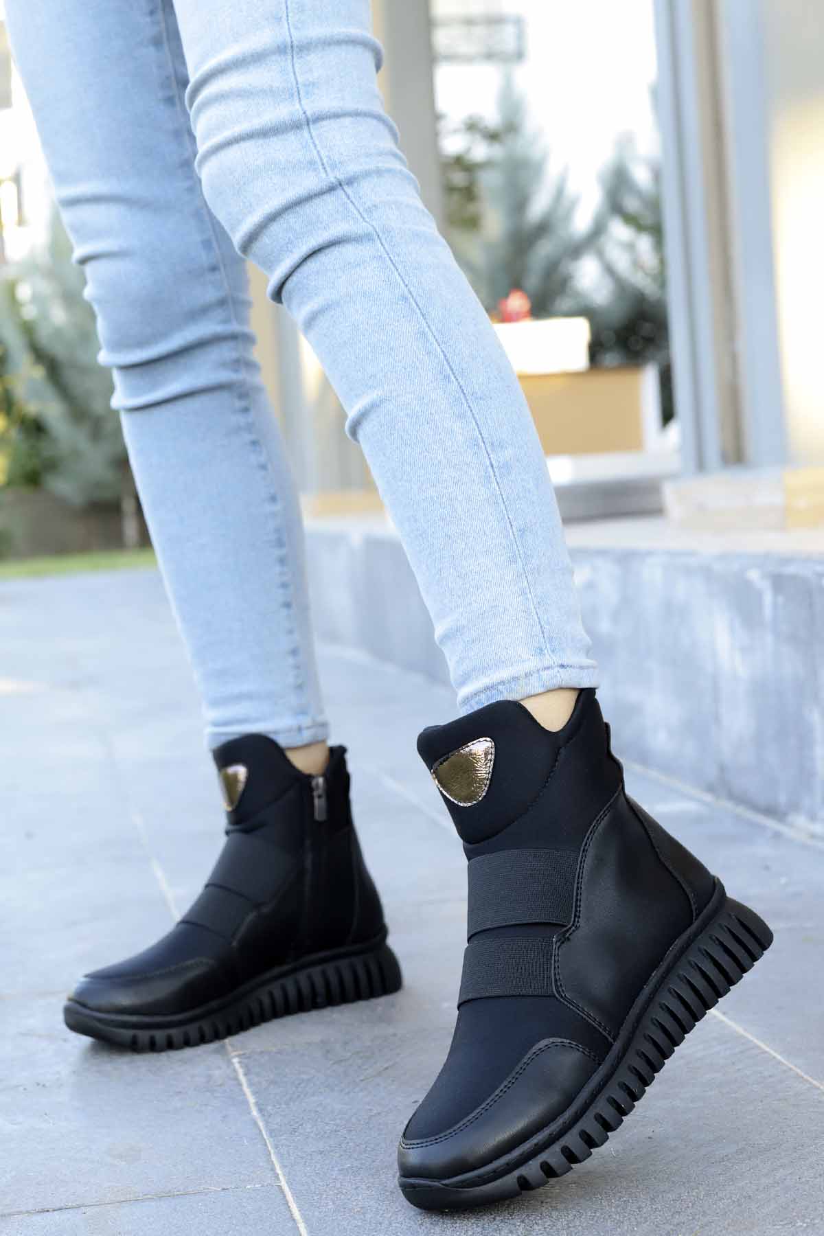 HNM 9090 Düz Tabanlı Lastik Detaylı Bot