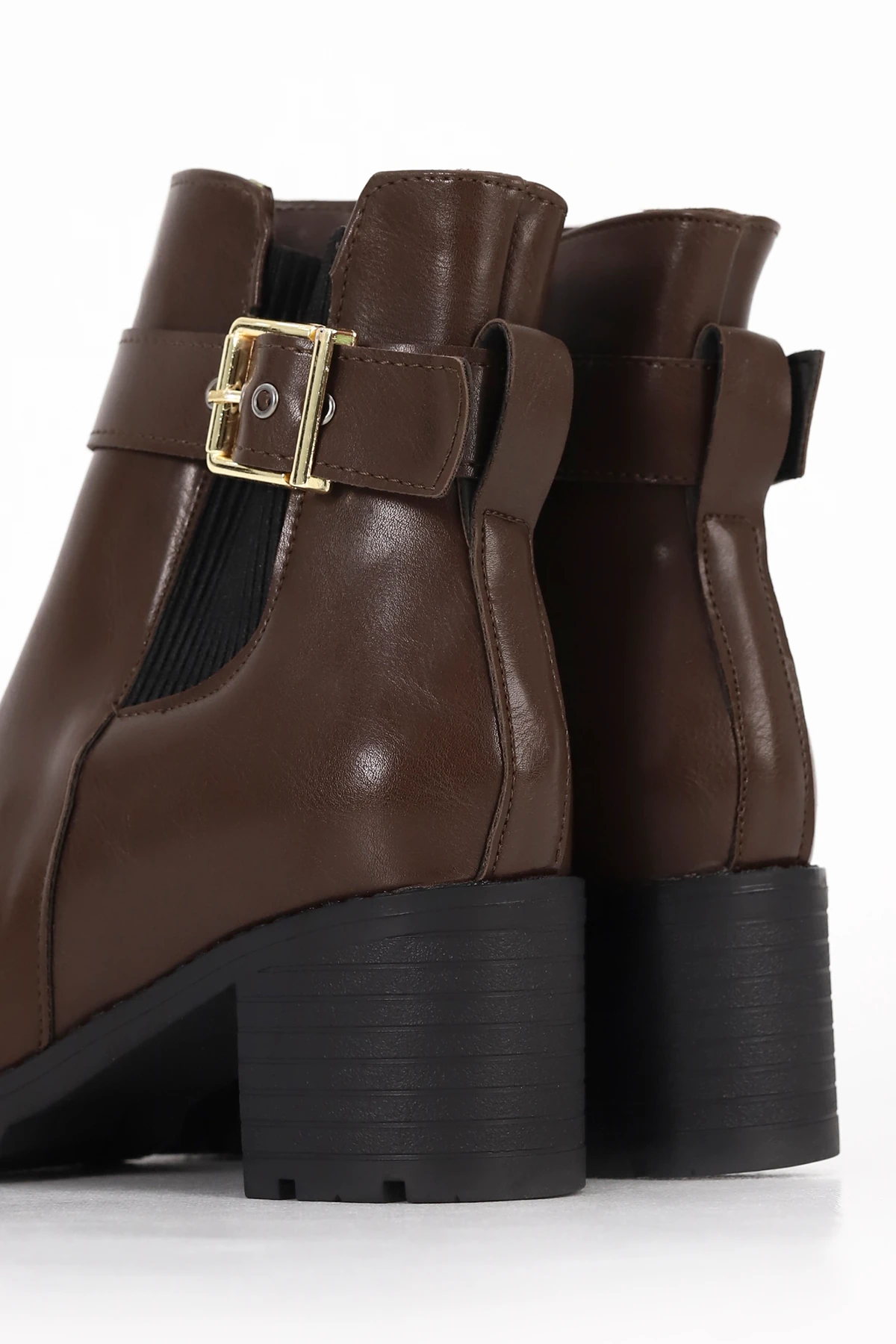 BLN 770 Kemer Toka Detaylı Orta Topuklu Yarım Bot