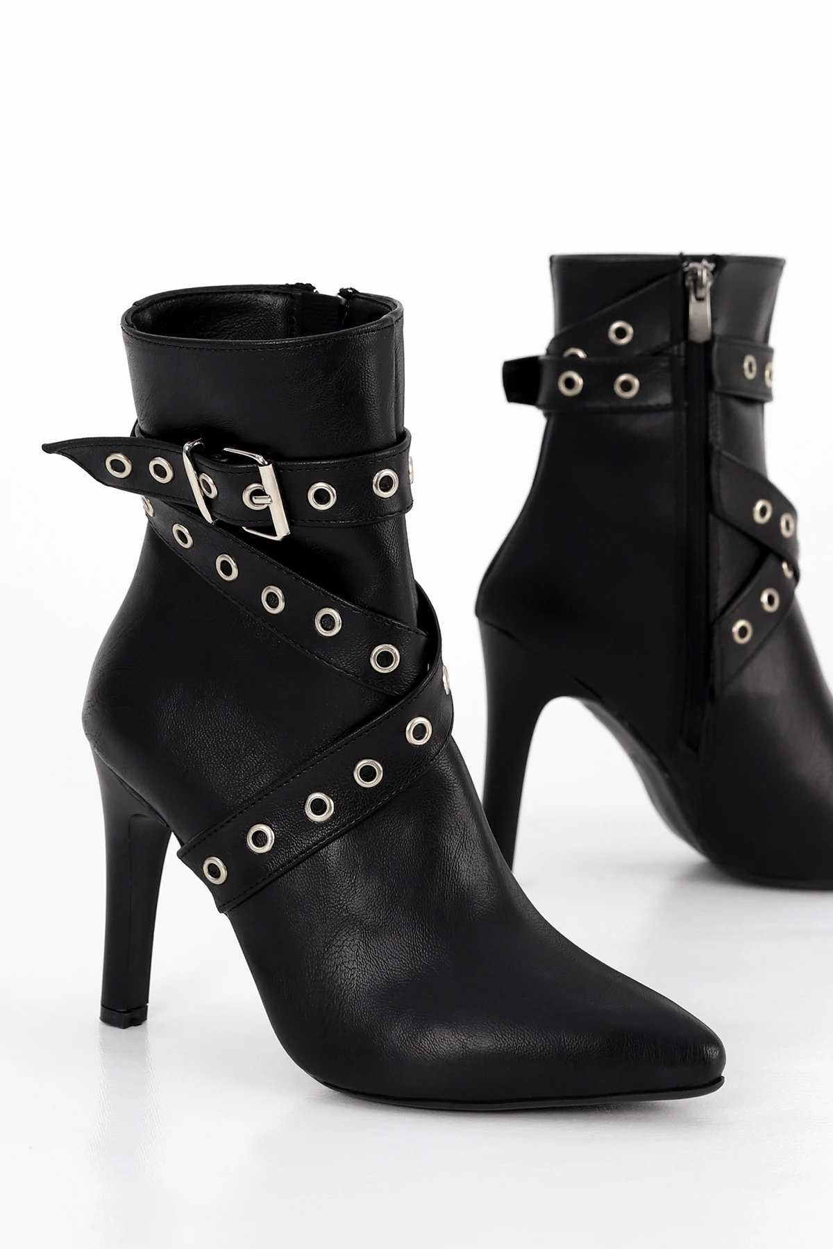 BLN 2401 Kemer Toka detaylı Yüksek Topuklu Yarım Bot - SİYAH-DERİ