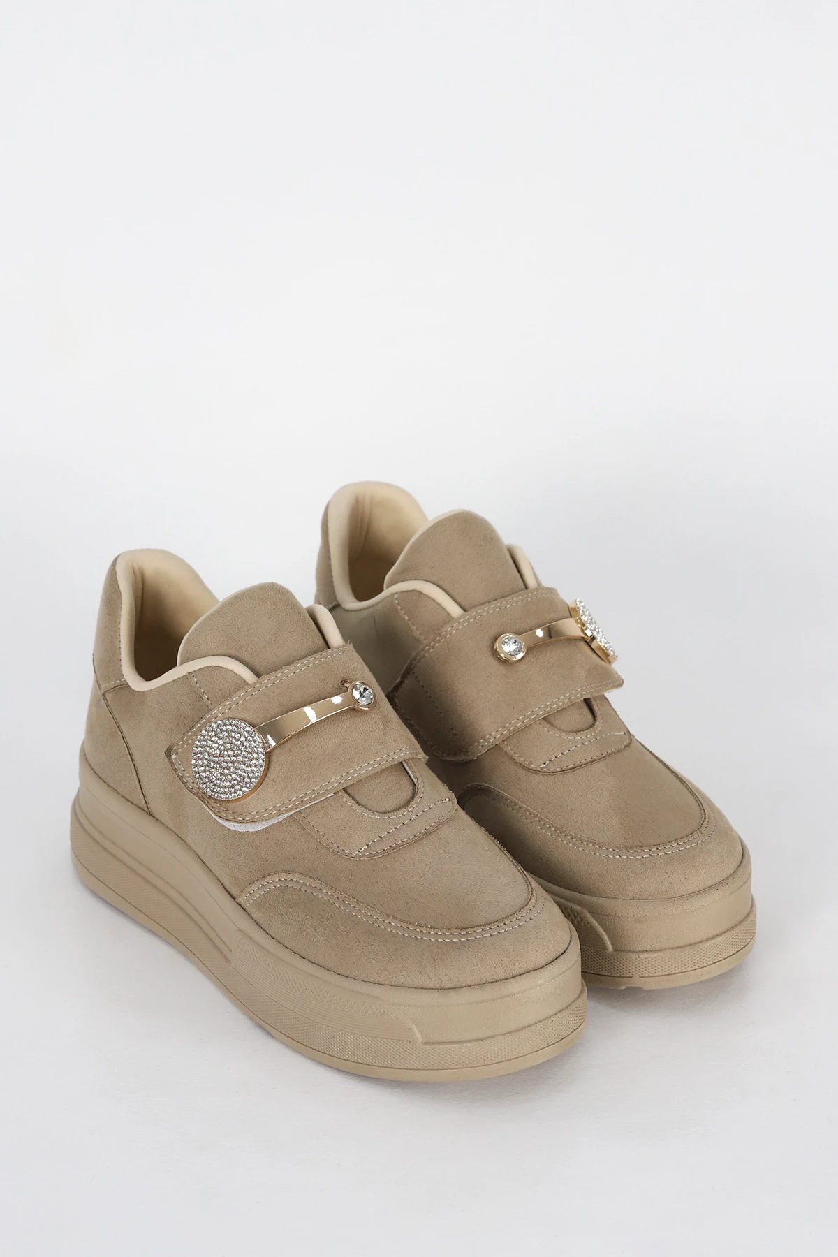 MDL 1477 Gold Metal Taş Toka Detaylı Spor Ayakkabı - BEJ SÜET