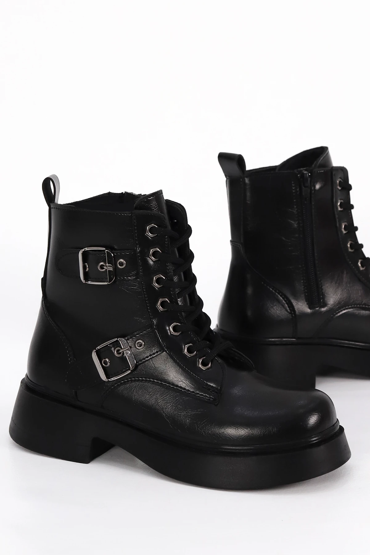 DM 3535 Yan Toka Detay Fermuarlı Kısa Bot