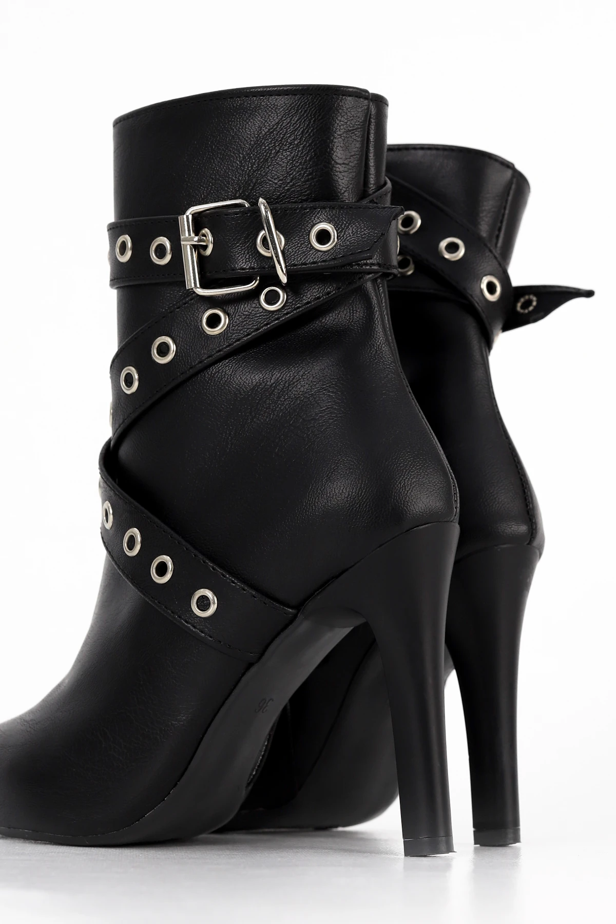 BLN 2401 Kemer Toka detaylı Yüksek Topuklu Yarım Bot - SİYAH-DERİ