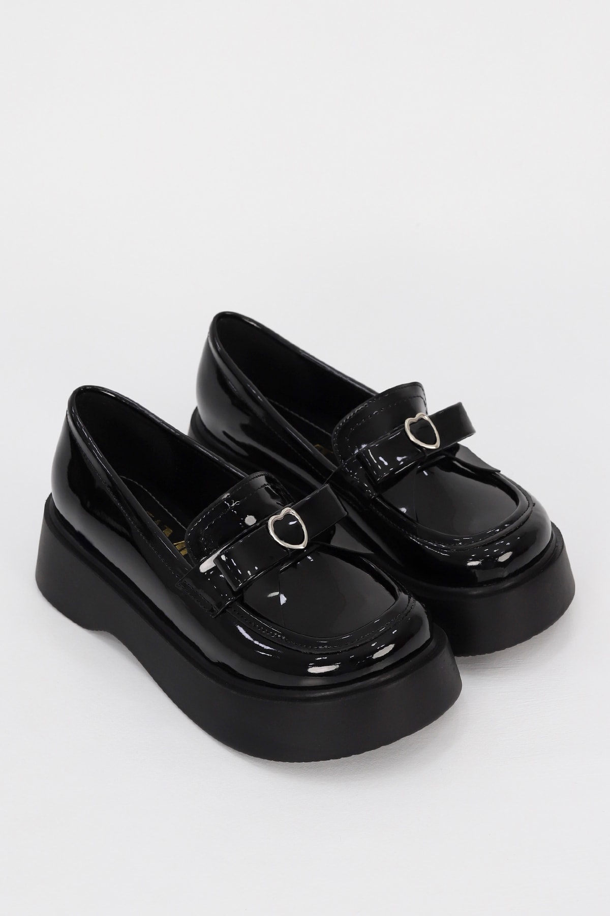 SM 4023 Kalp Toka Detaylı Loafer