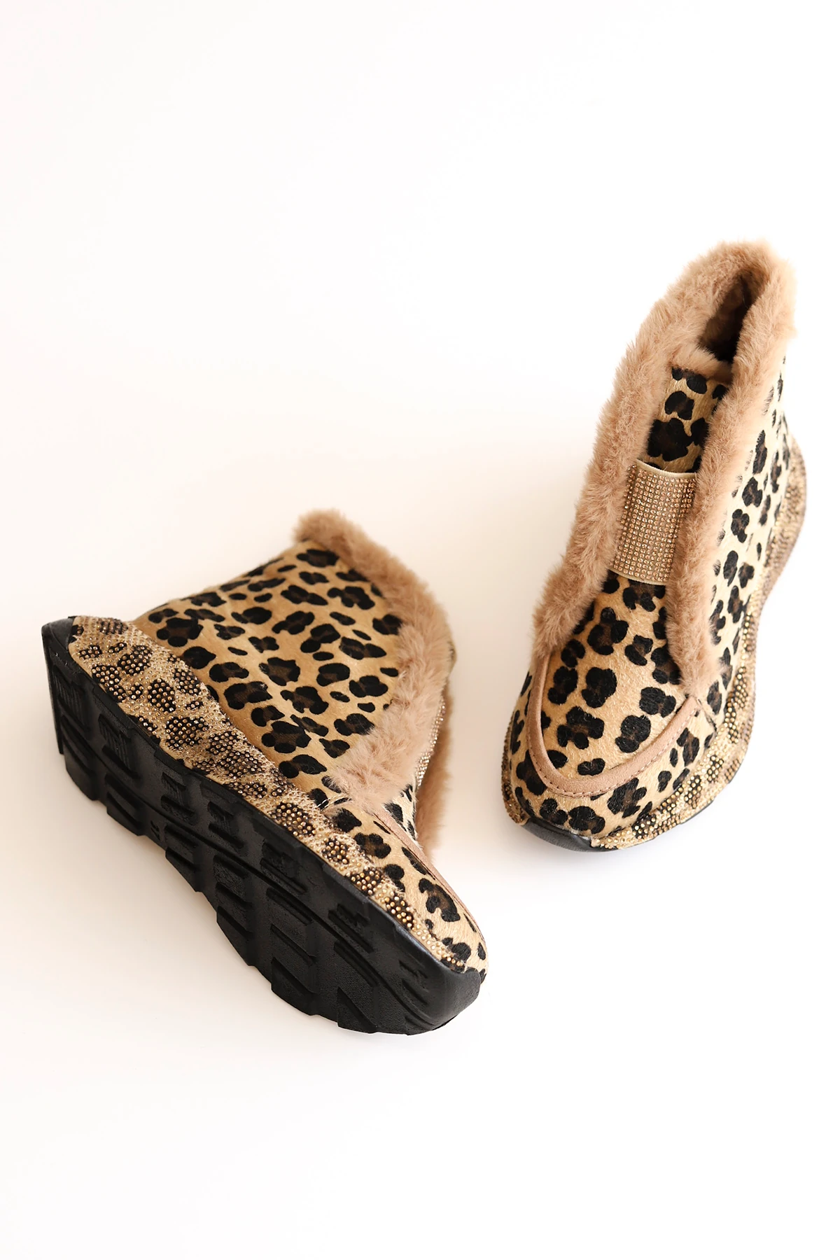 LN 150 Taş Detaylı Kürklü Bot