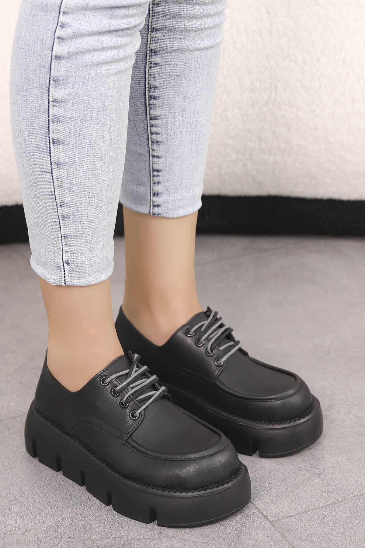 ÇGZ 004 Yüksek Tabanlı Günlük Ayakkabı