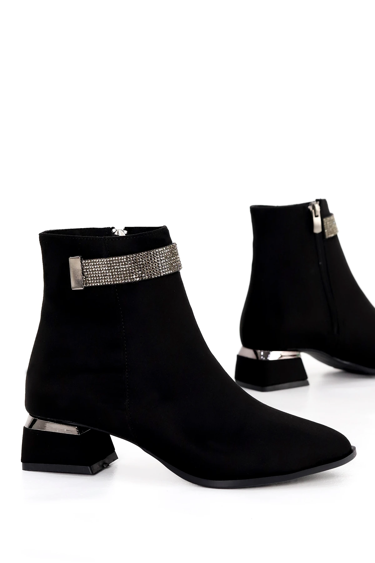 BLN 705 Kemer Taş Detaylı ALçak Topuklu Yarım Bot