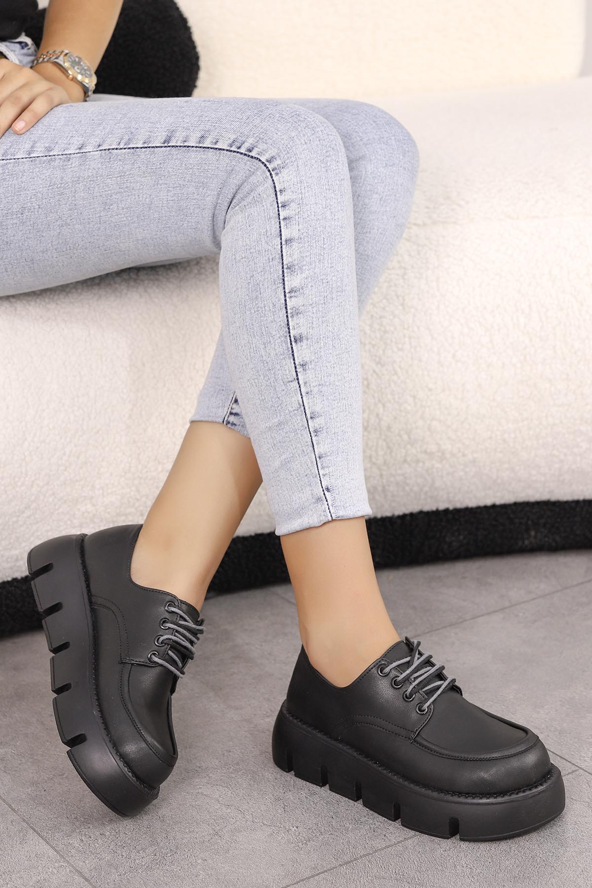 ÇGZ 004 Yüksek Tabanlı Günlük Ayakkabı