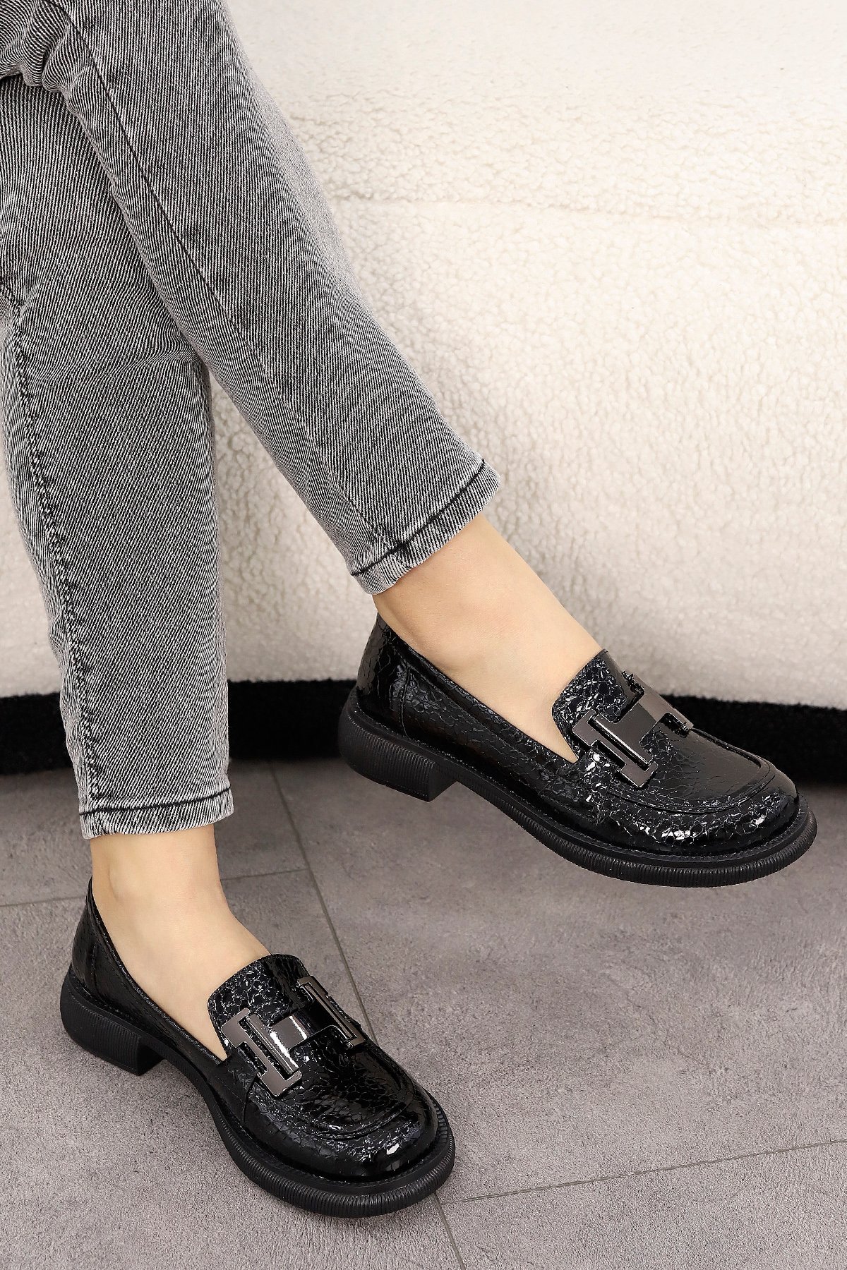 İNT 1004 Toka Detaylı Loafer