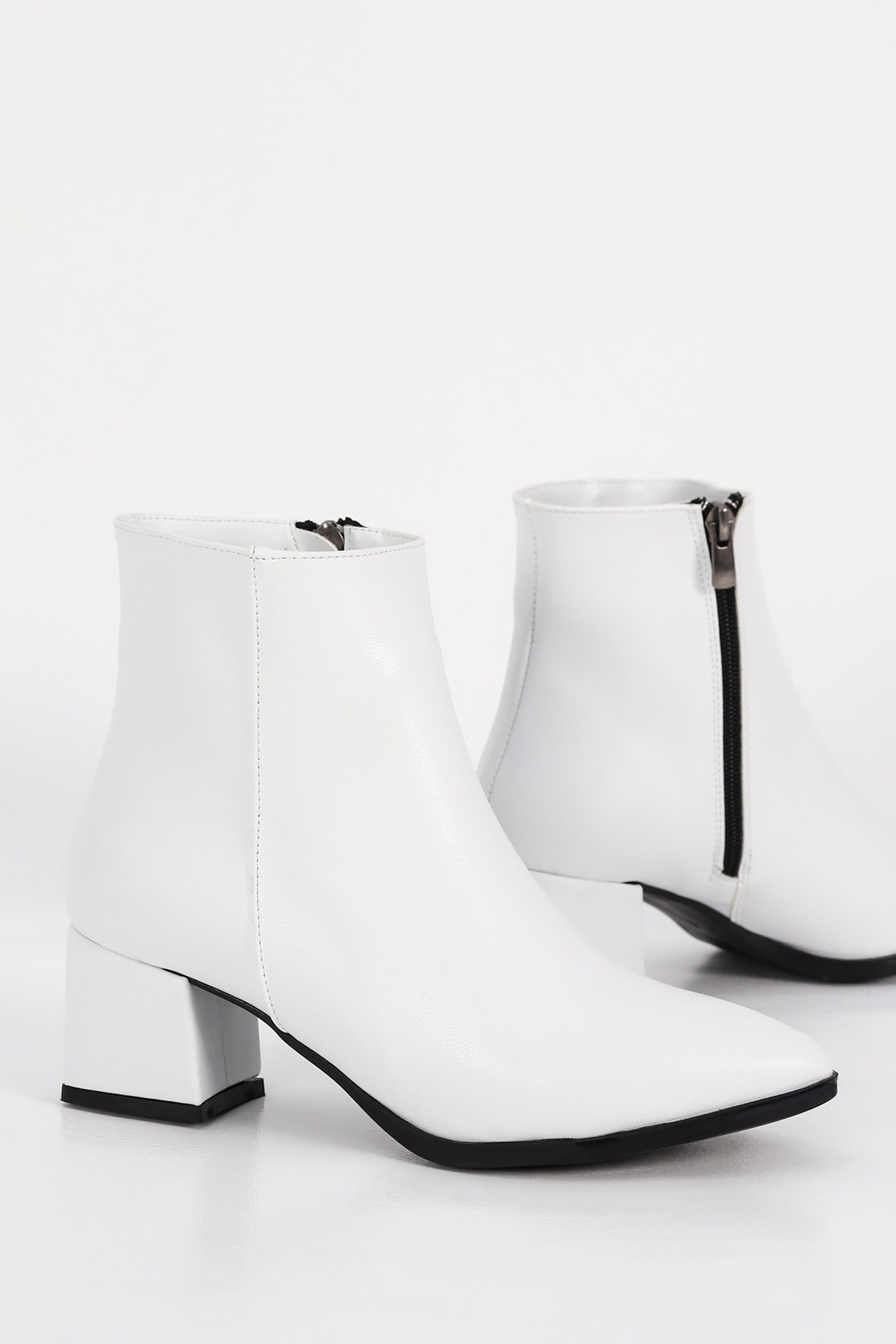 AHM 002 Yan Fermuarlı Alçak Topuklu Yarım Bot