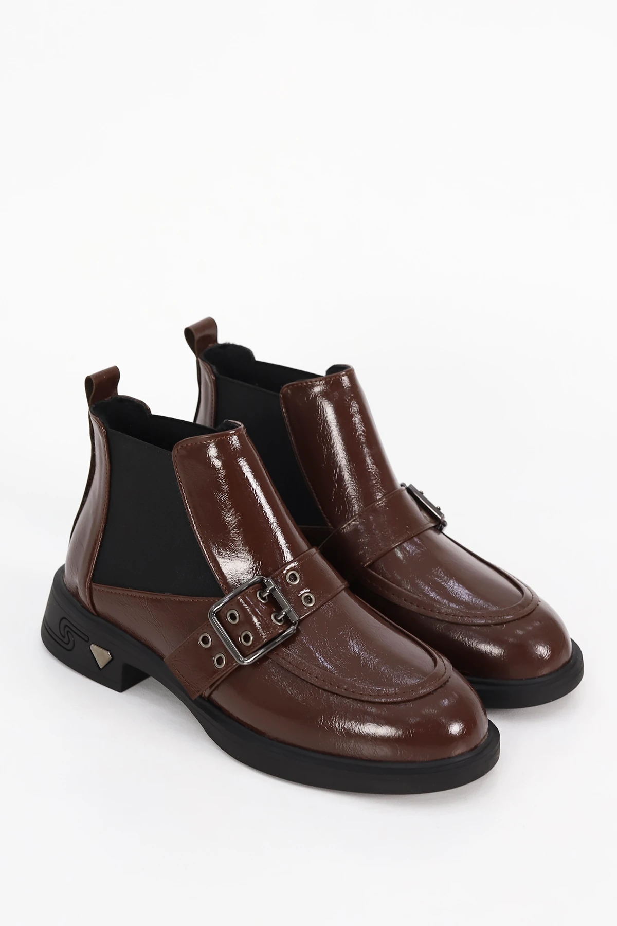 İNT 5016 Toka Detay Lastikli Yarım Bot