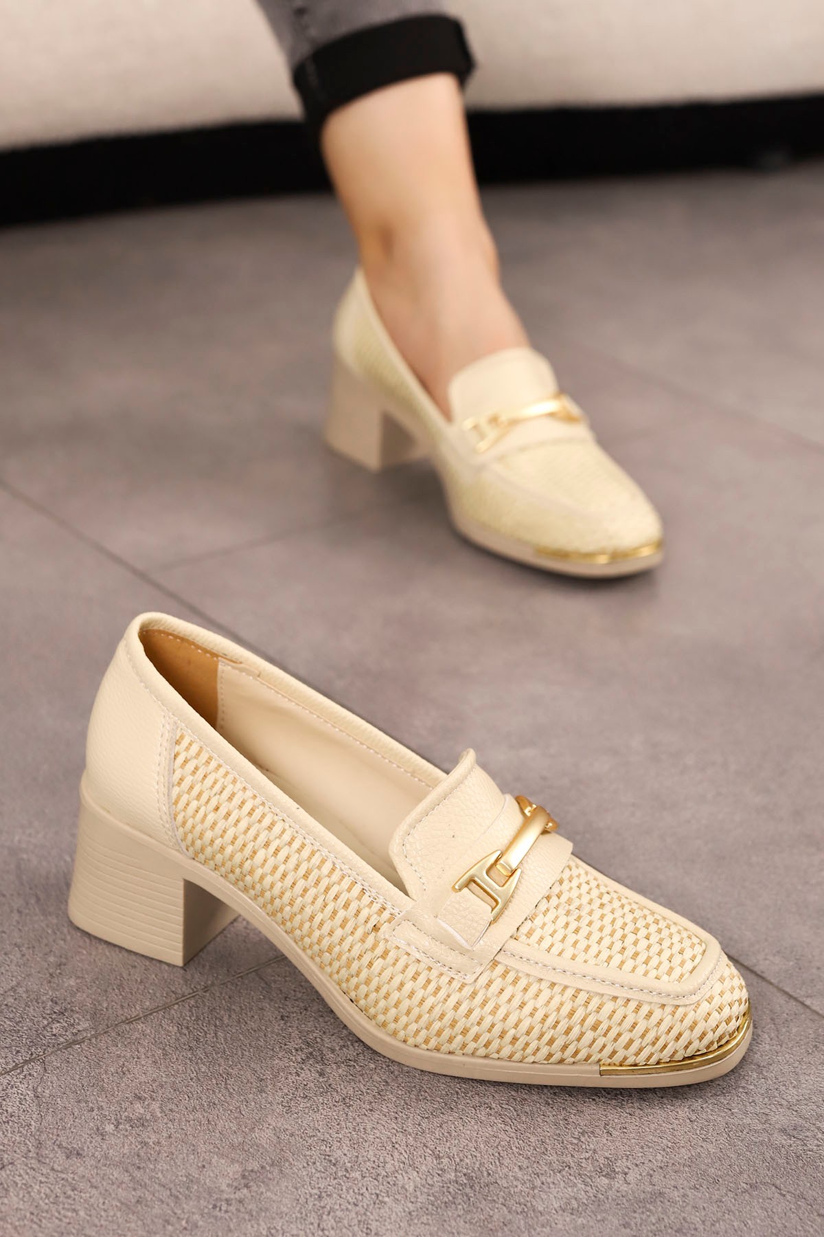 MY 407 Toka Detaylı Topuklu Loafer - BEJ HASIR