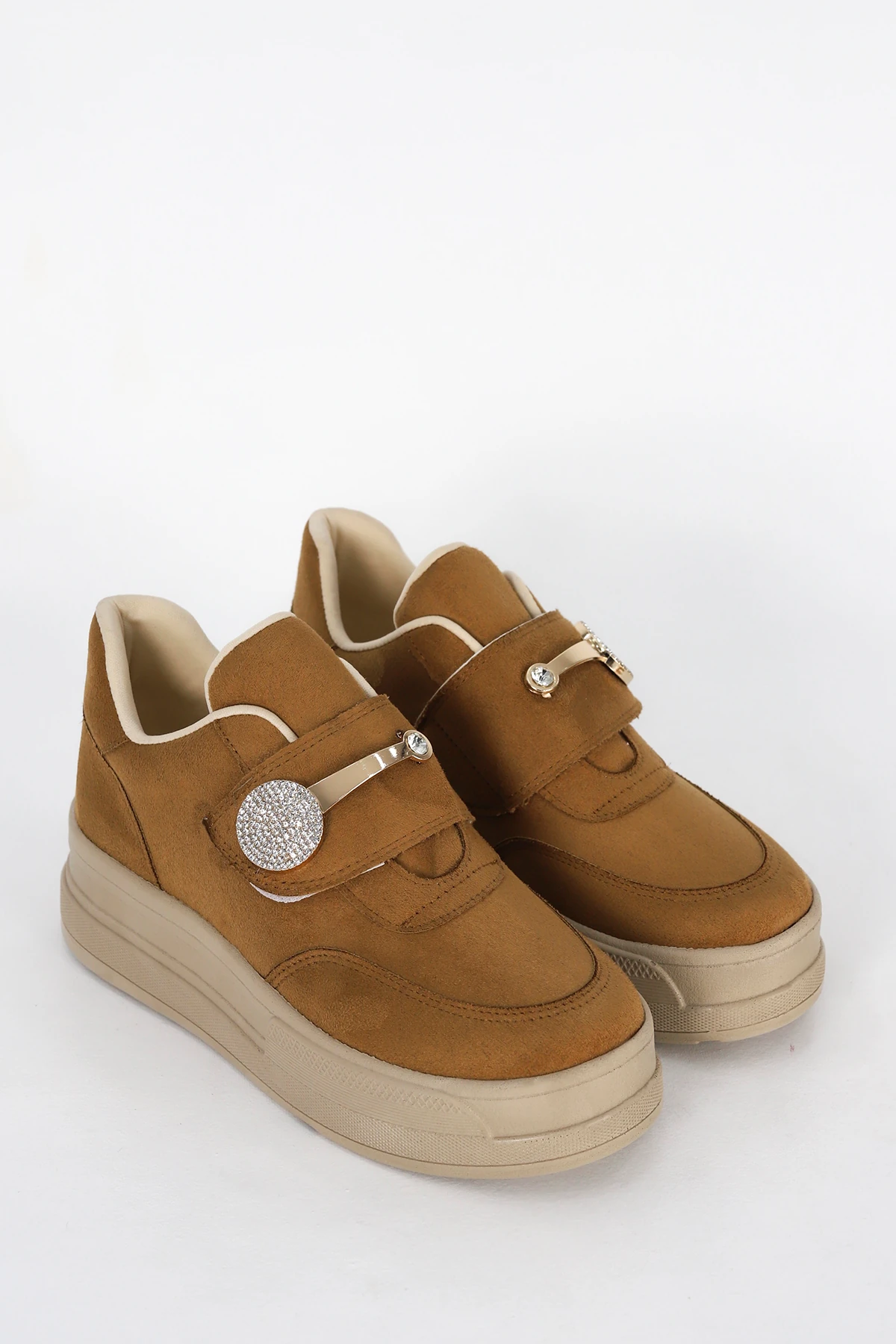 MDL 1477 Gold Metal Taş Toka Detaylı Spor Ayakkabı - TABA SÜET