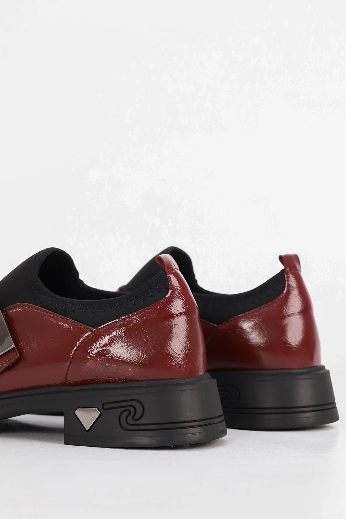 İNT 4065 Streç Detaylı Alçak Taban Loafer