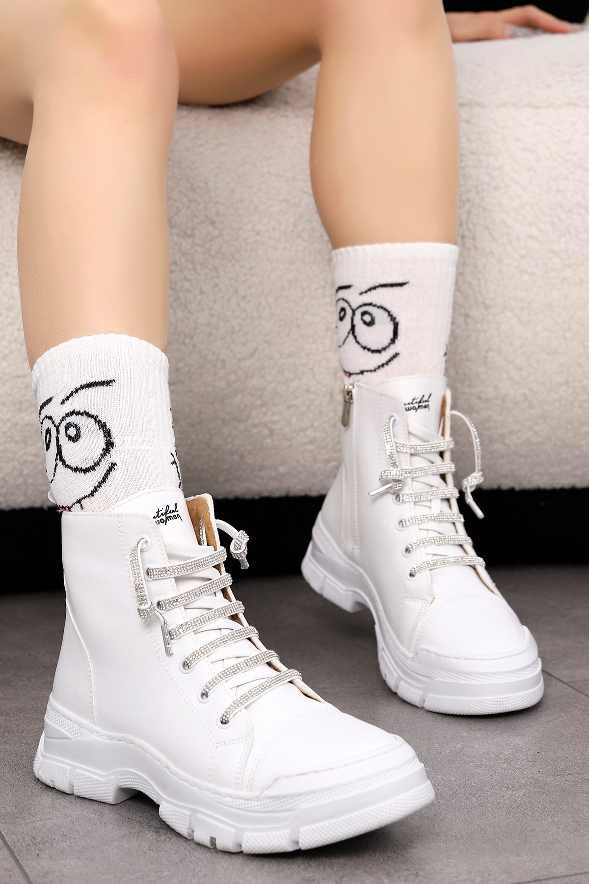 DZY 024 Taşlı Bağcıklı Bot