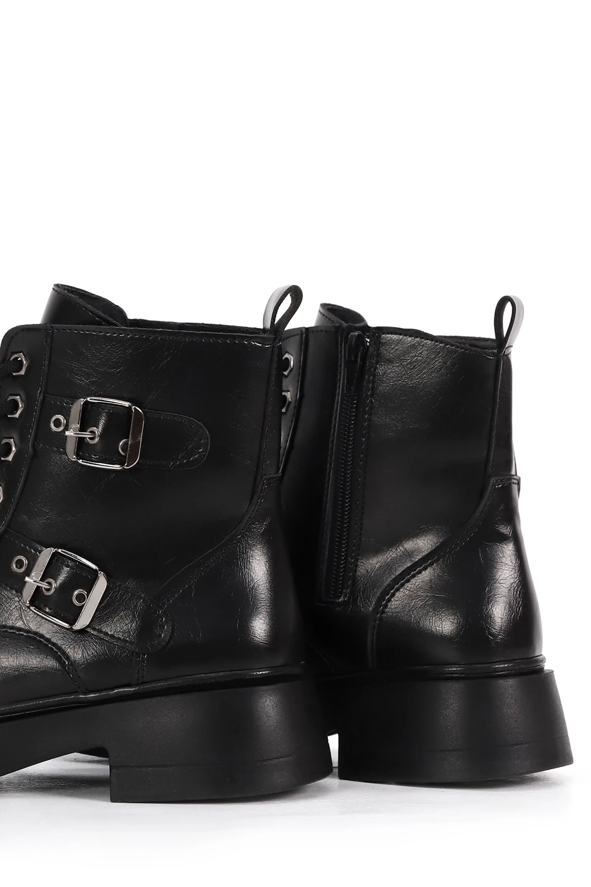 DM 3535 Yan Toka Detay Fermuarlı Kısa Bot