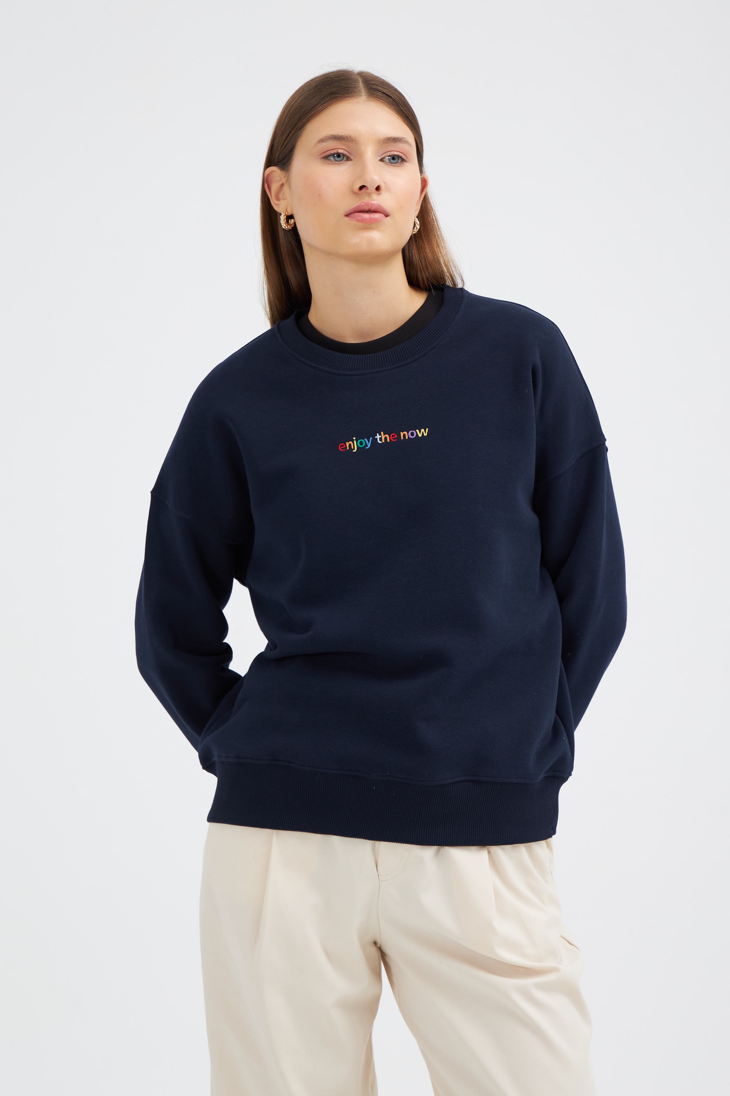 Kadın Basic Sweatshirt - Enjoy The Now temalı 2023531