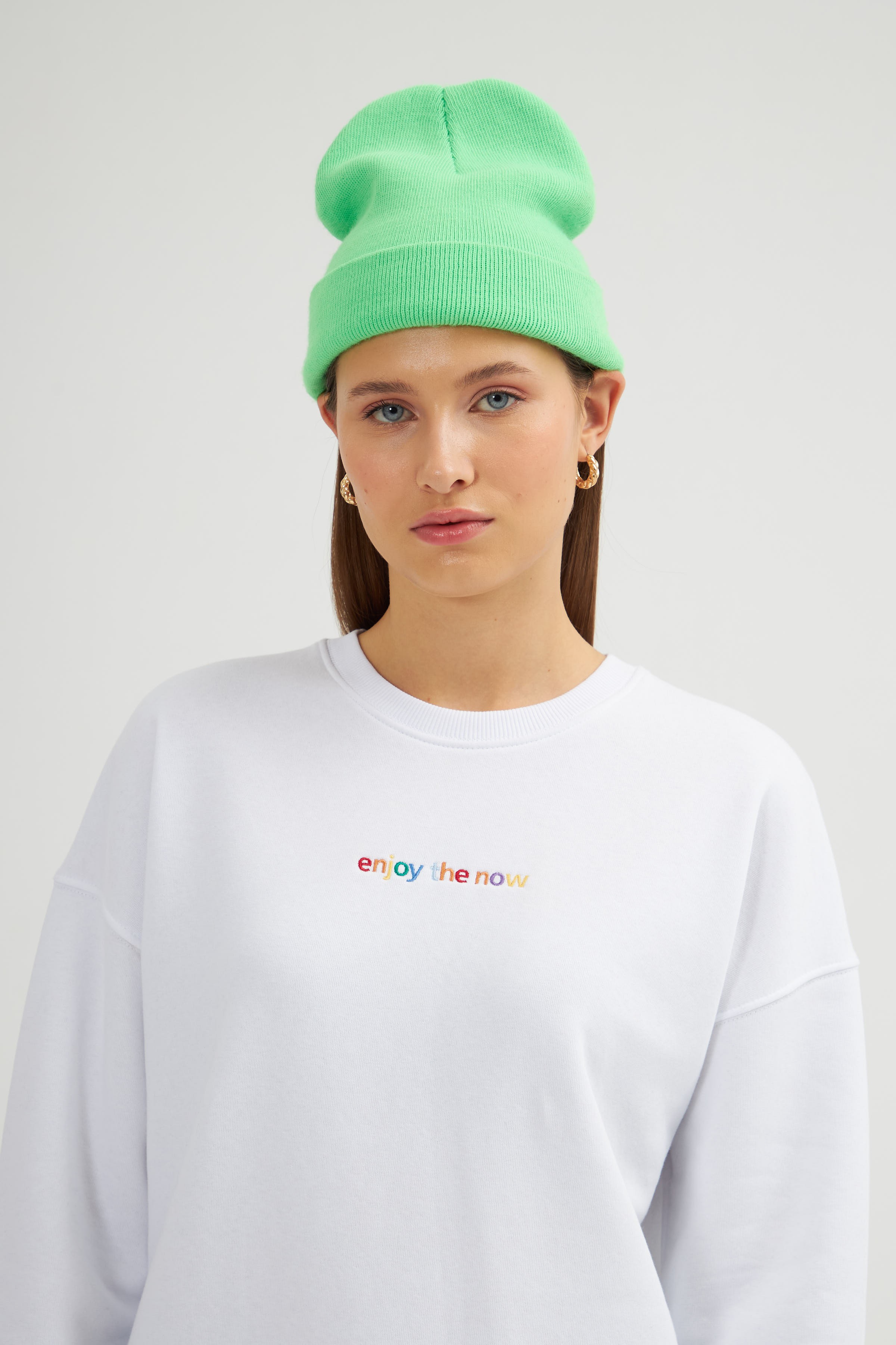 Kadın Basic Sweatshirt - Enjoy The Now temalı 2023531 - Beyaz