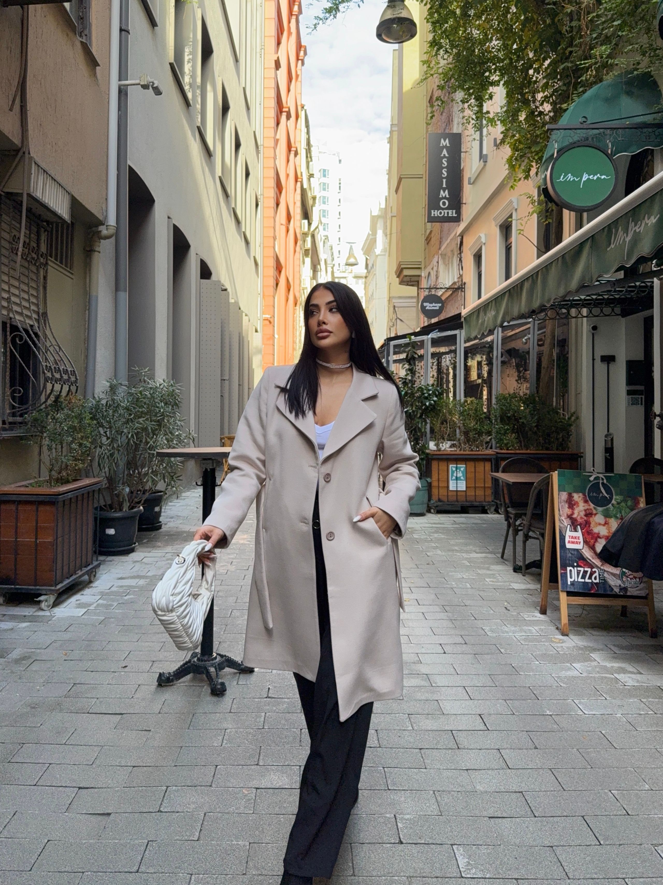 Belden Bağlamalı Ara Boy Kaşe Kaban