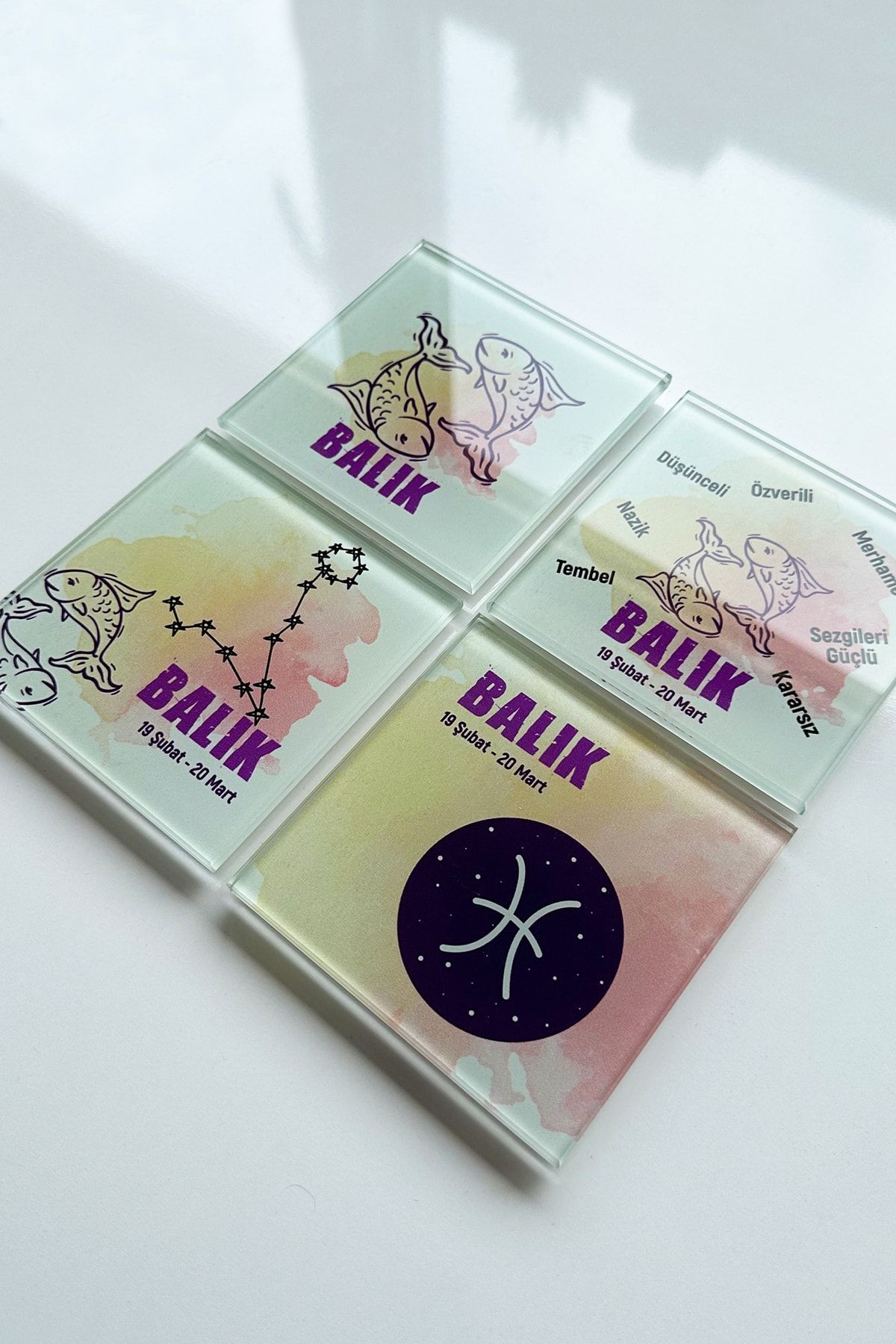 Cam Bardak Altlığı | Burçlar - Balık Burcu | 4'lü Takım | 10cm X 10cm