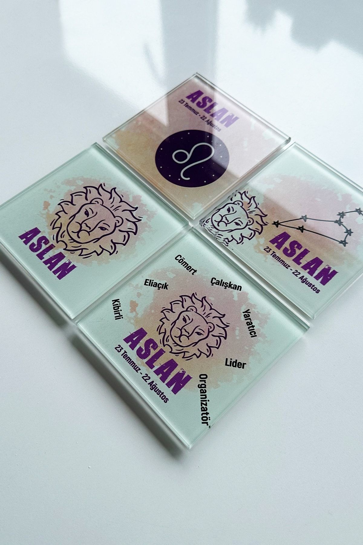 Cam Bardak Altlığı | Burçlar - Aslan Burcu | 4'lü Takım | 10cm X 10cm