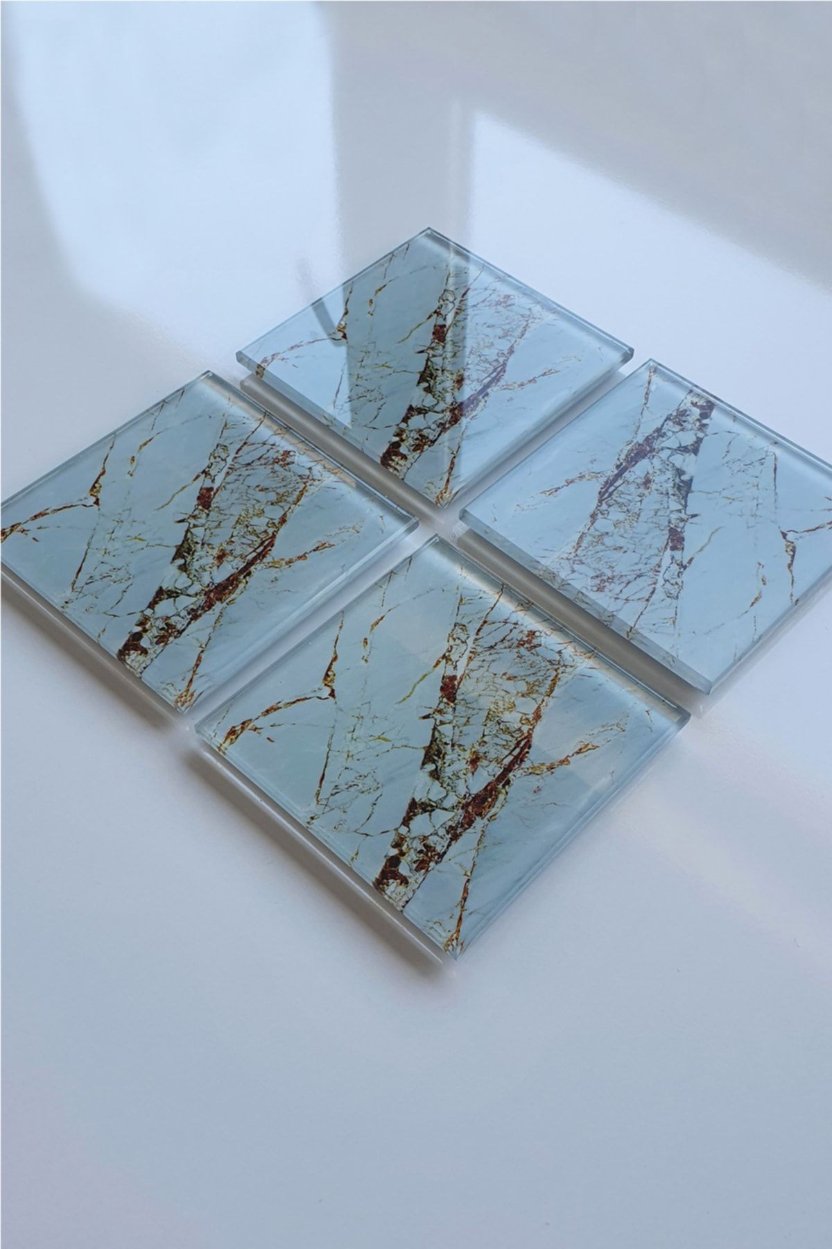 Cam Bardak Altlığı | 4'lü Takım Gold Detaylı Beyaz Mermer Görünümlü | 10cm X 10cm