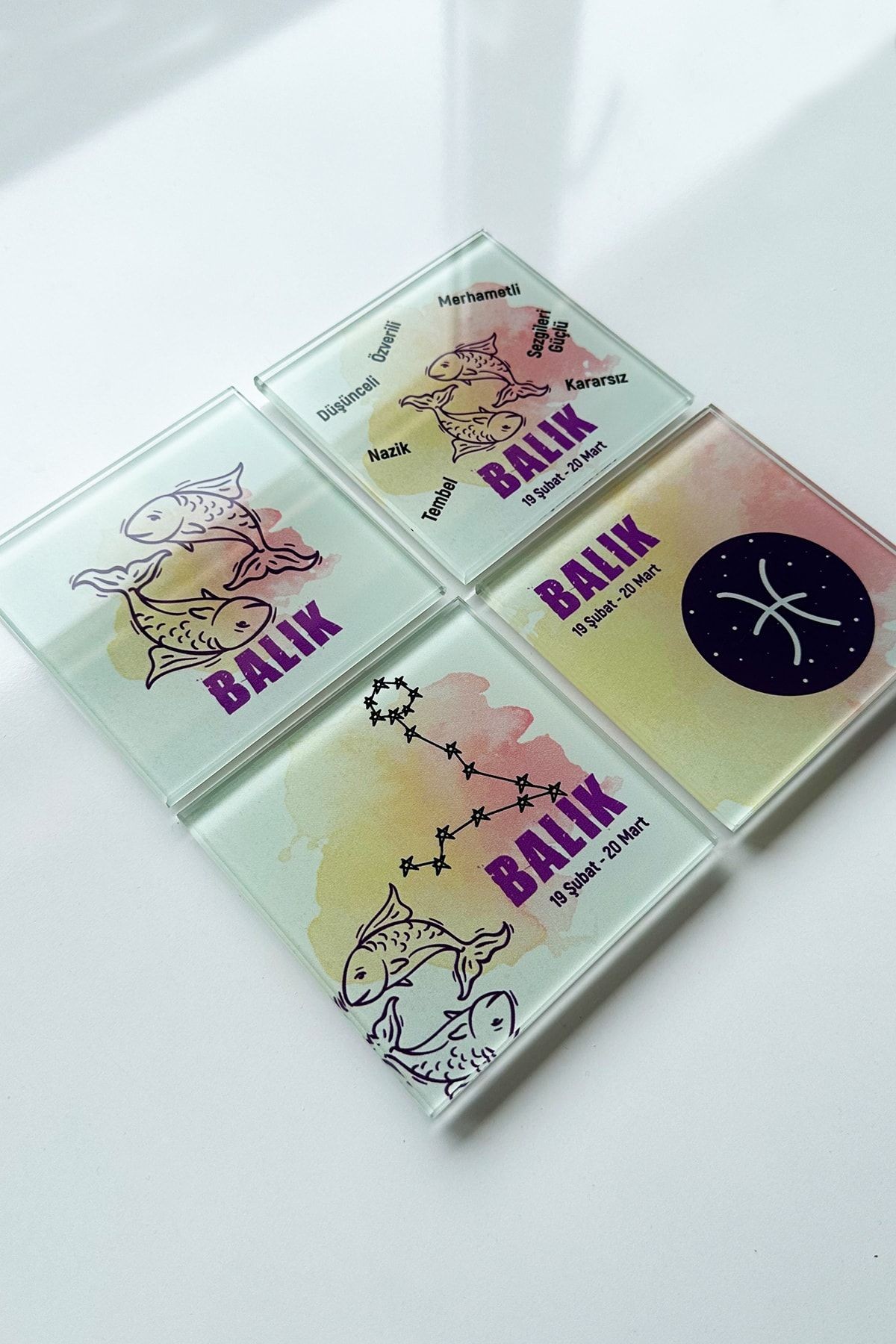 Cam Bardak Altlığı | Burçlar - Balık Burcu | 4'lü Takım | 10cm X 10cm