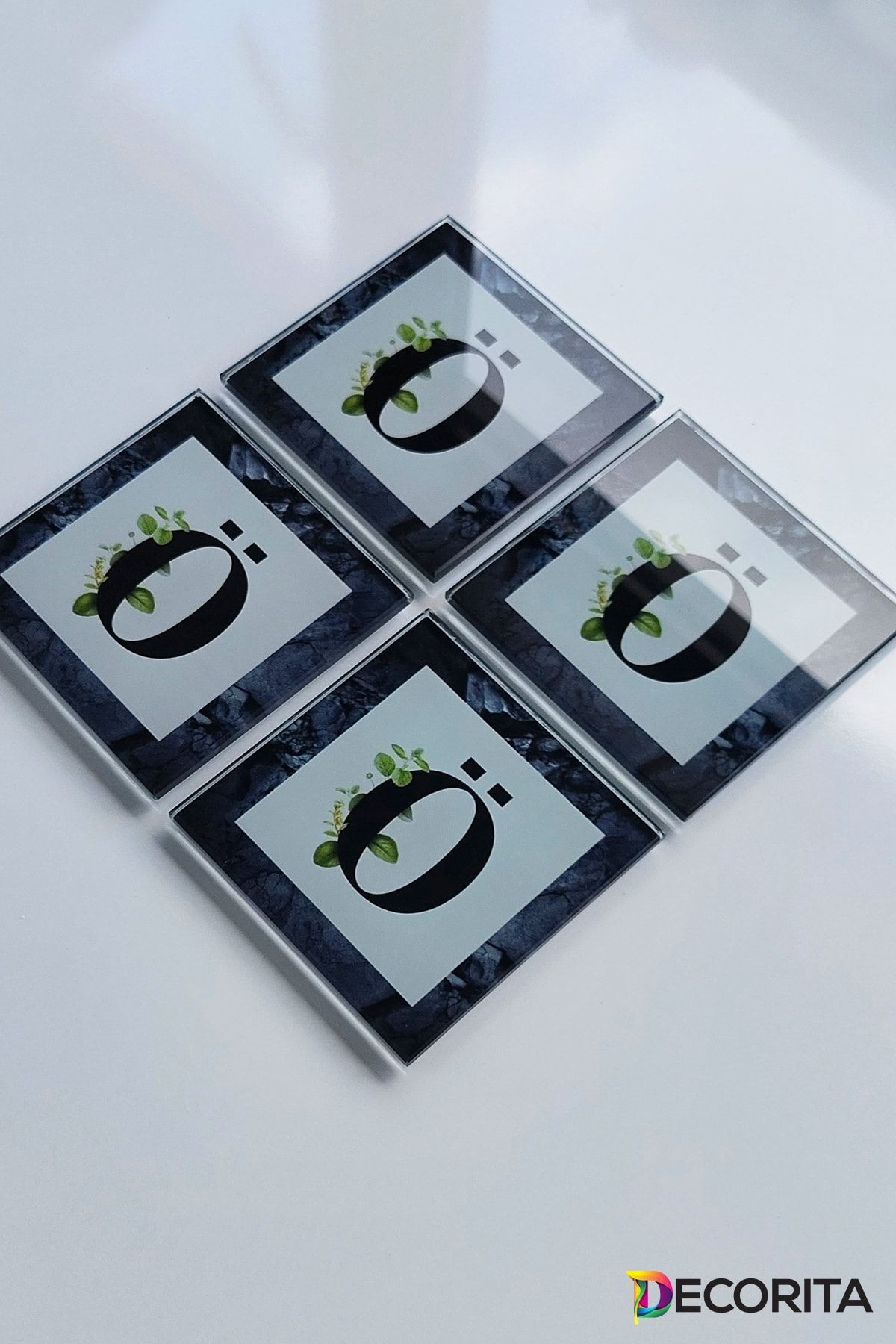 Cam Bardak Altlığı | Harfli Tasarım | 4'lü Takım | Ö | 10cm X 10cm