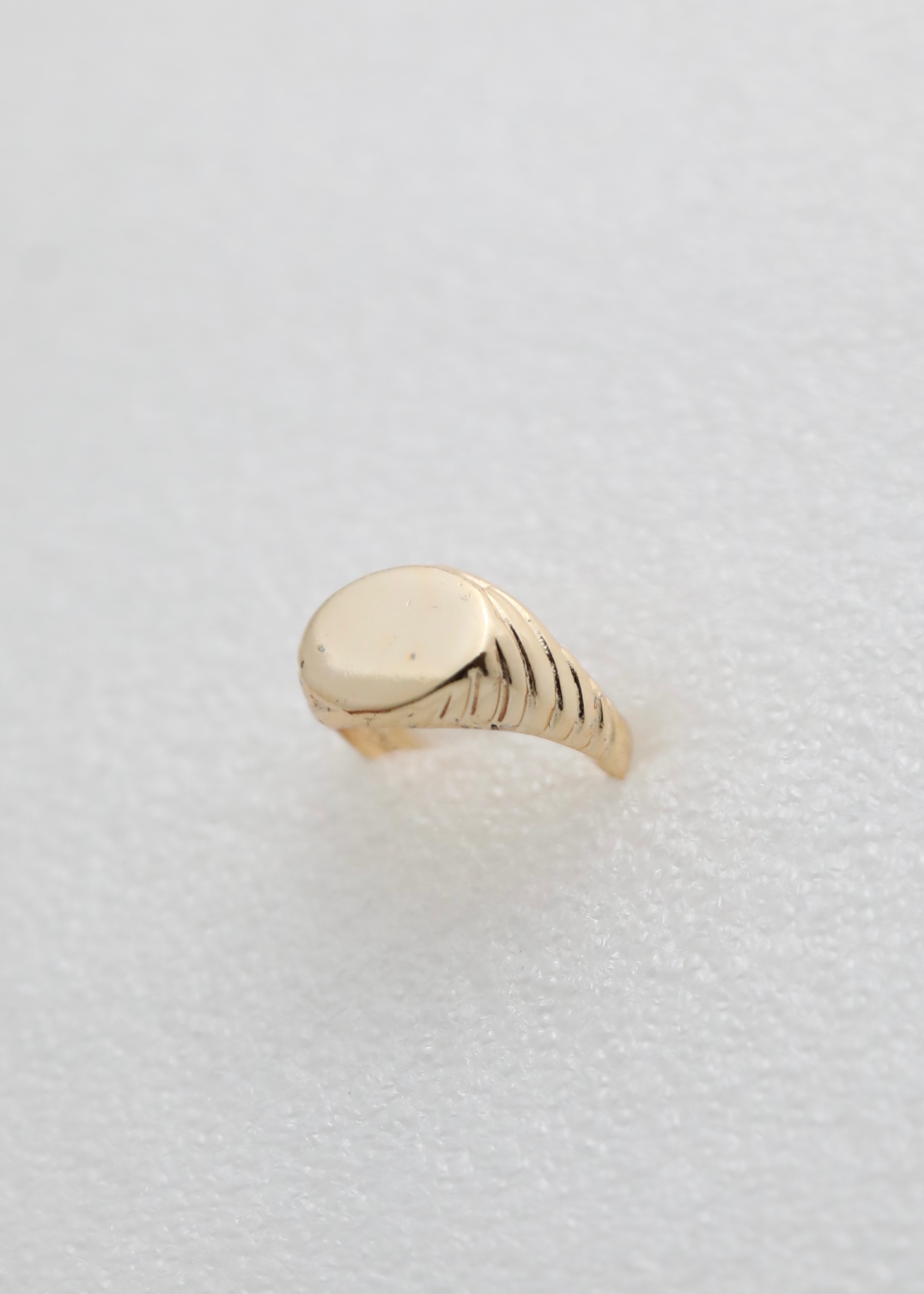 Almond Stone Gold Ring (SYUK40)