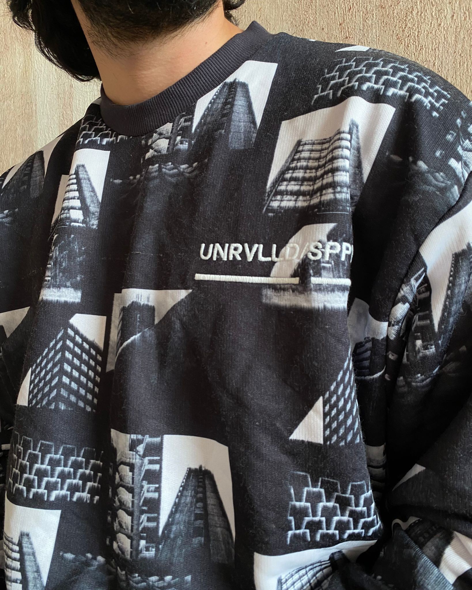 A. Design City Life Sweatshirt (SAS76)