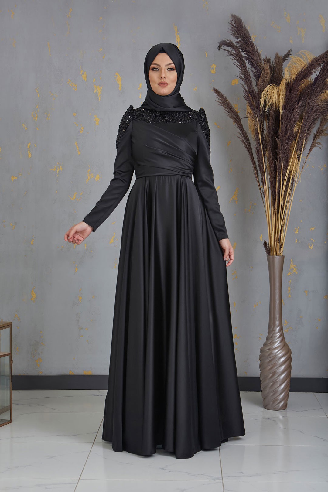 Bersu Abiye Siyah
