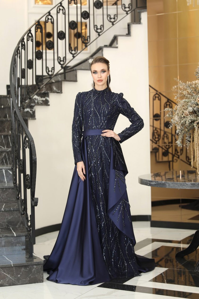 Sahra Abiye Lacivert