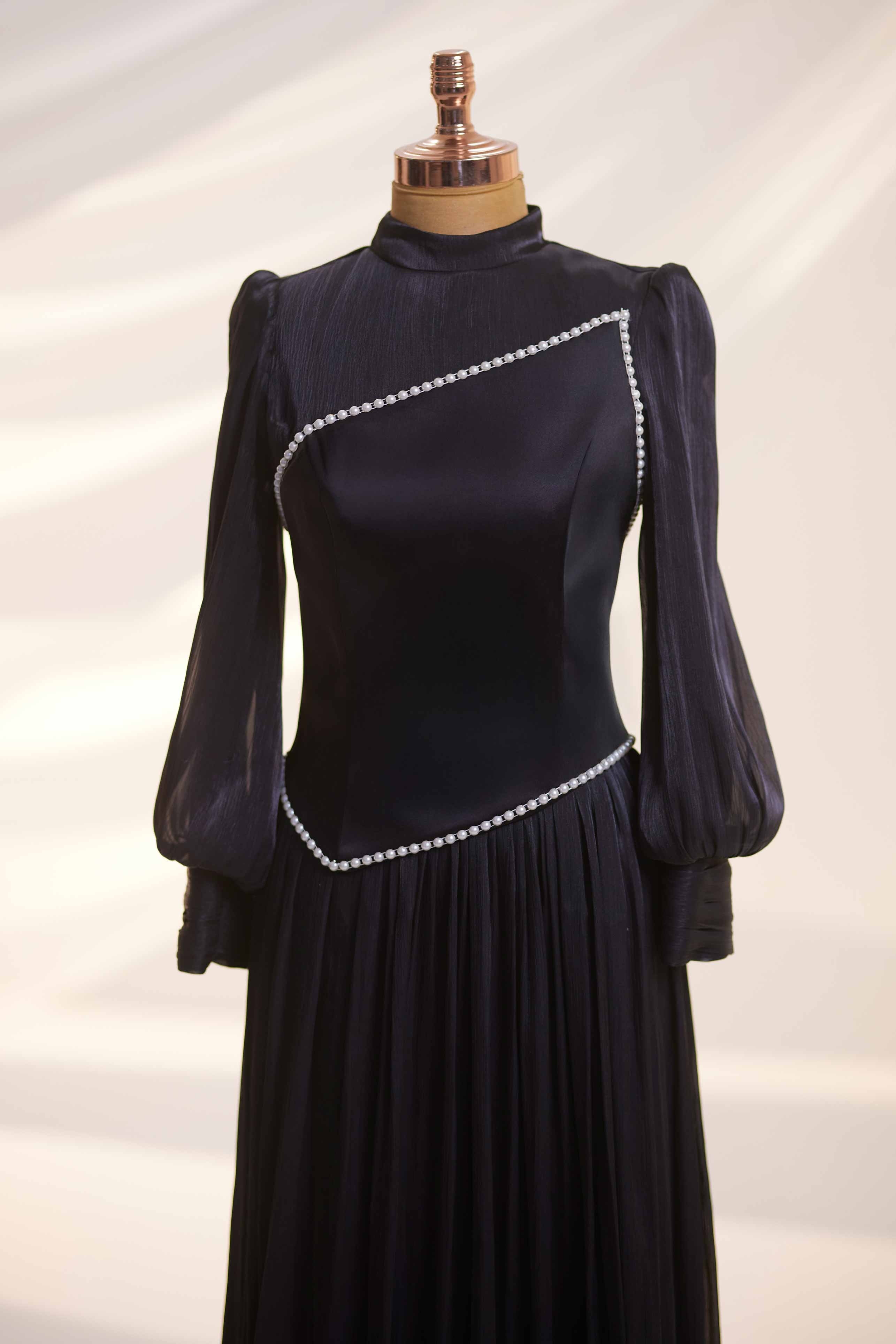 Lara Abiye - Siyah