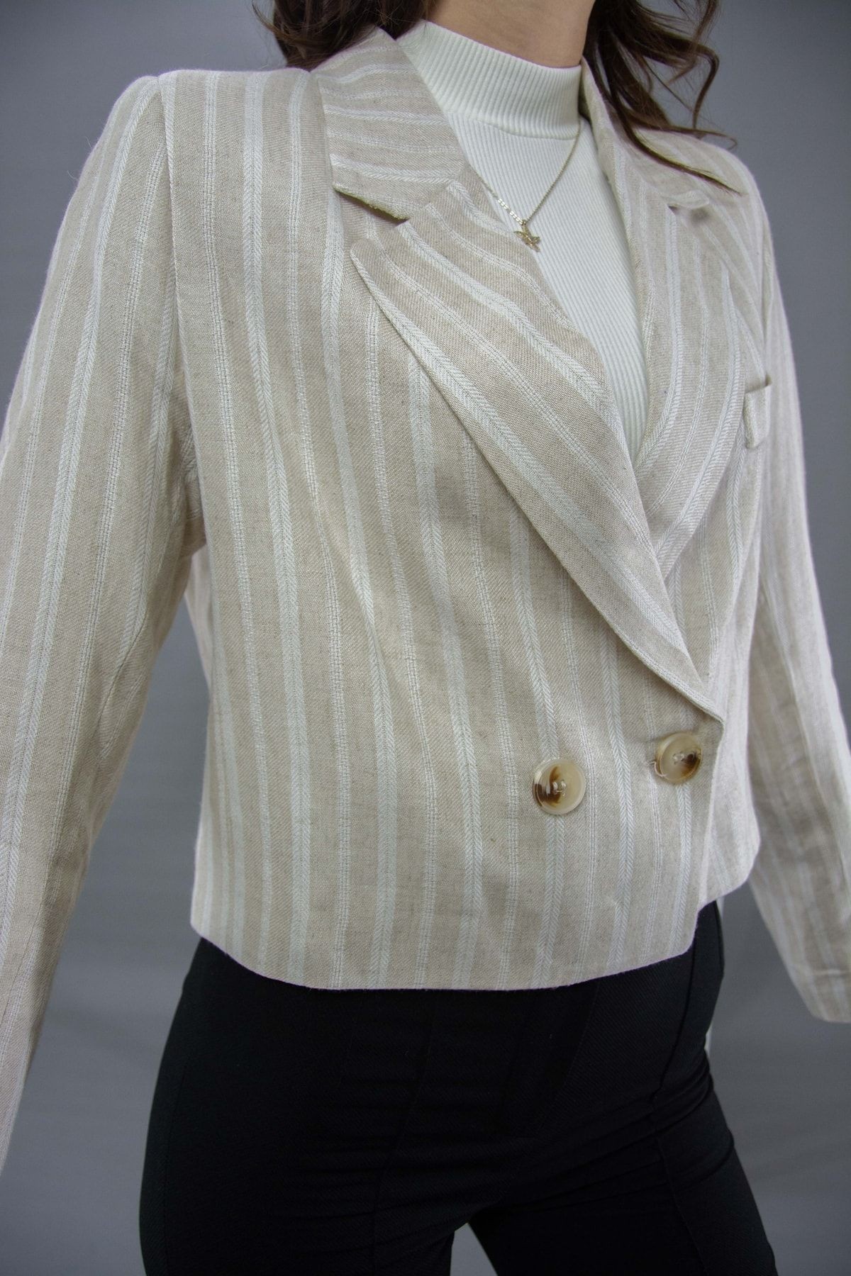 Iki Düğmeli Crop Blazer Ceket