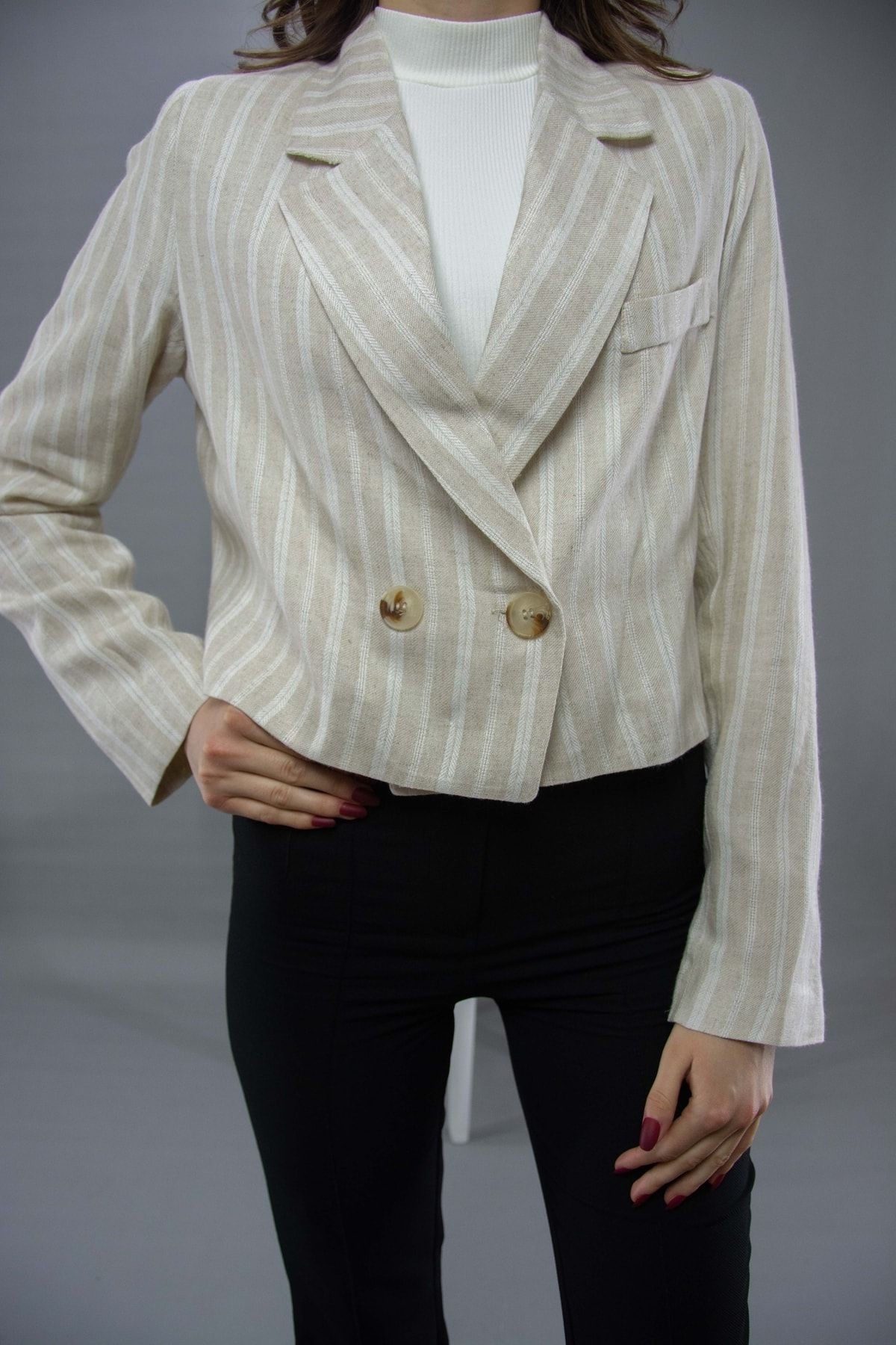Iki Düğmeli Crop Blazer Ceket