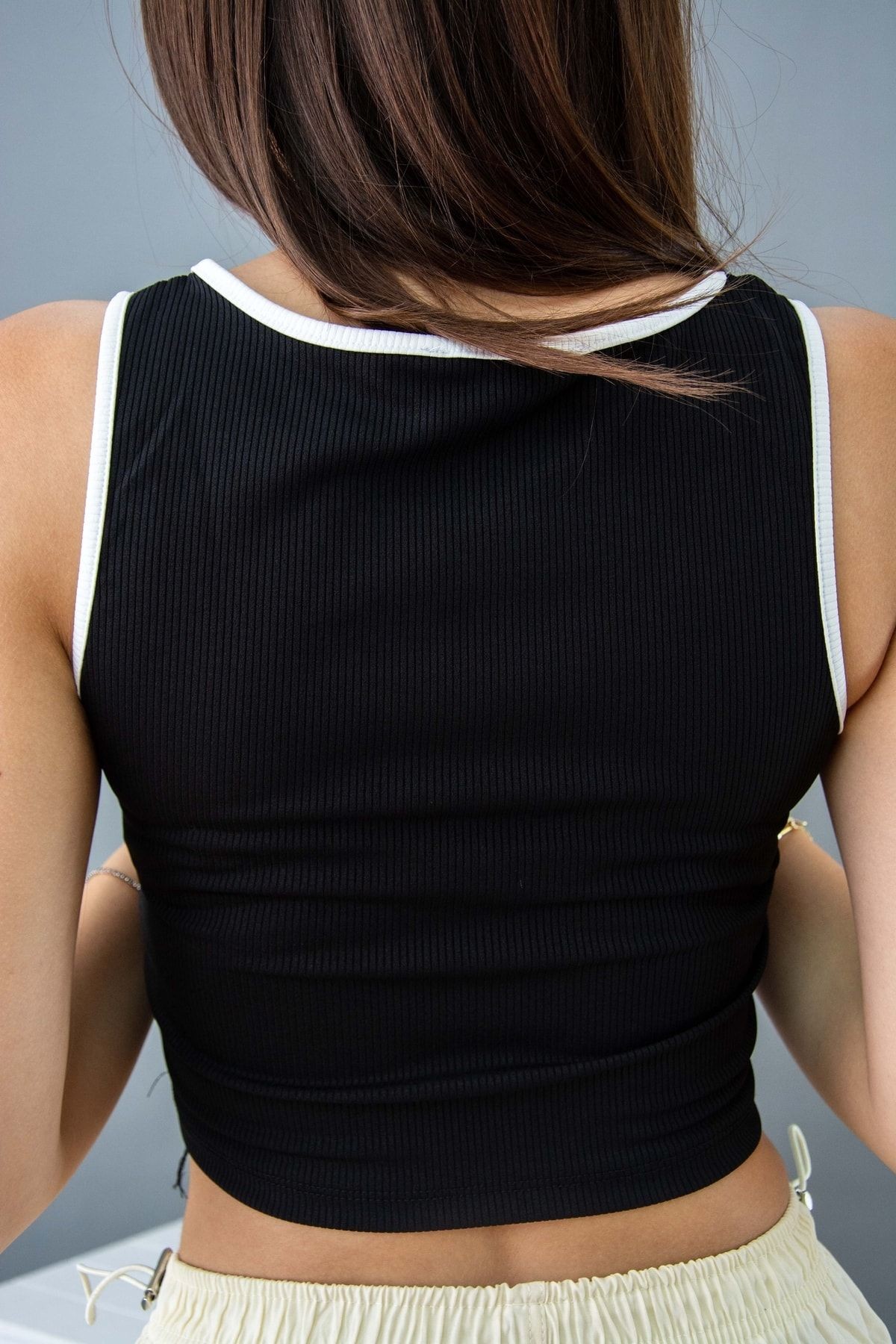 Biyeli Cutout T-shirt