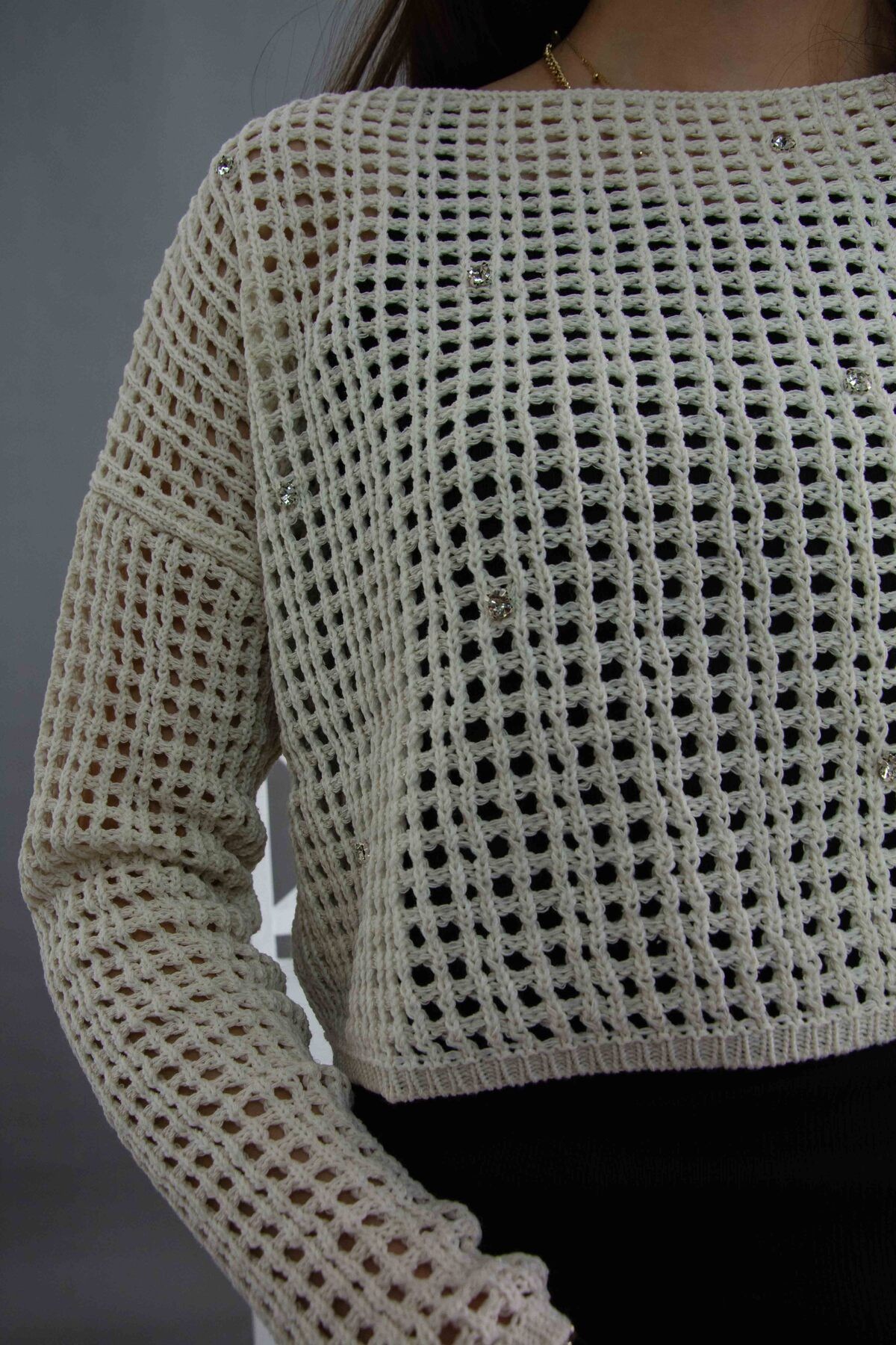 Delikli Crop Bluz